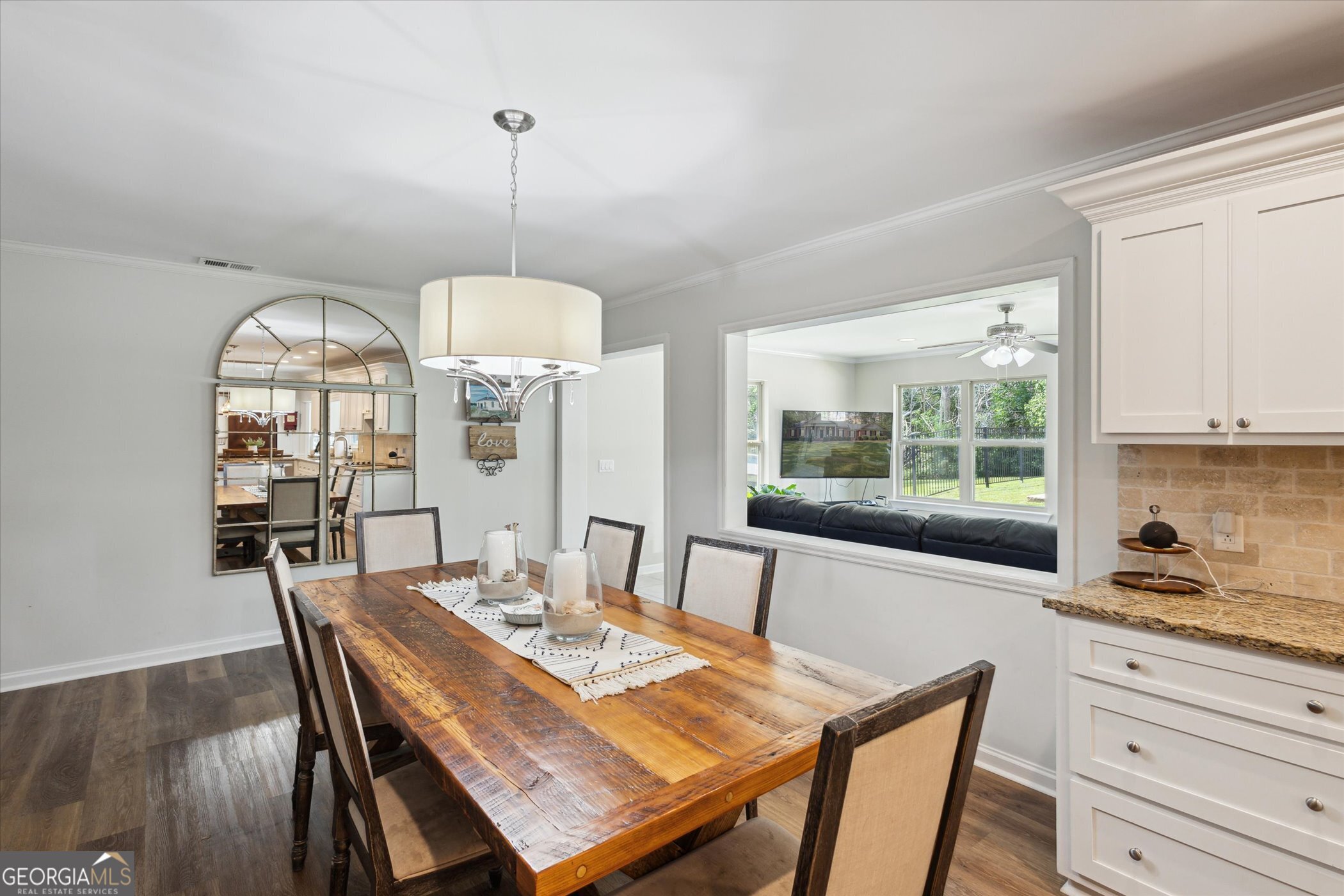 104 Lakeside Court