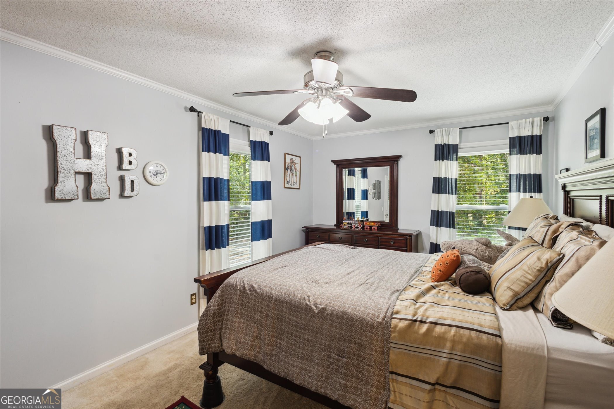 104 Lakeside Court
