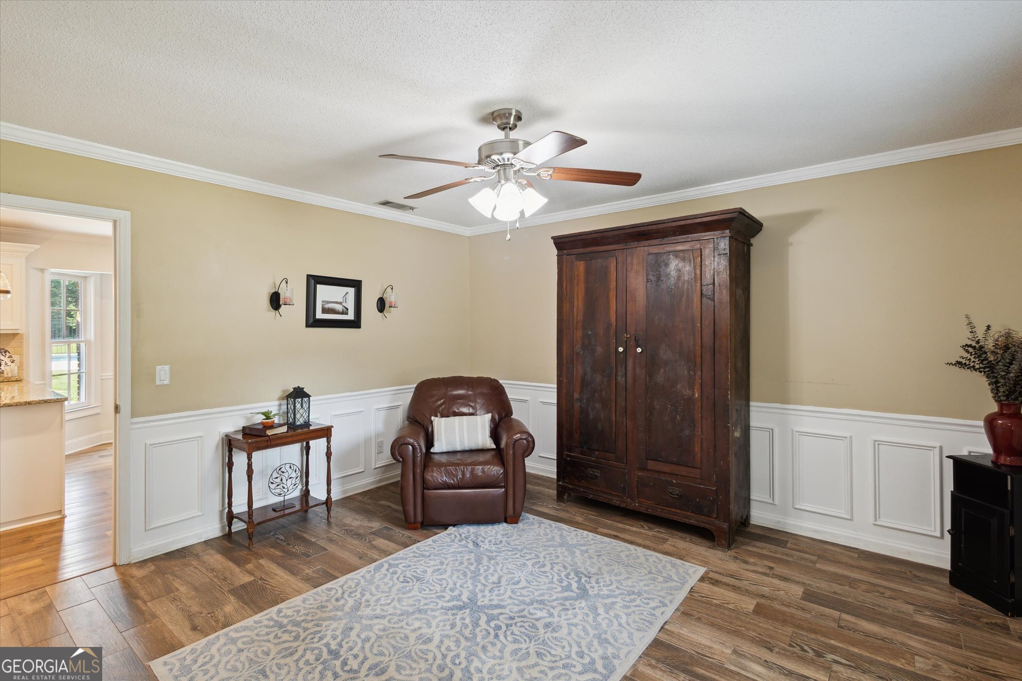 104 Lakeside Court