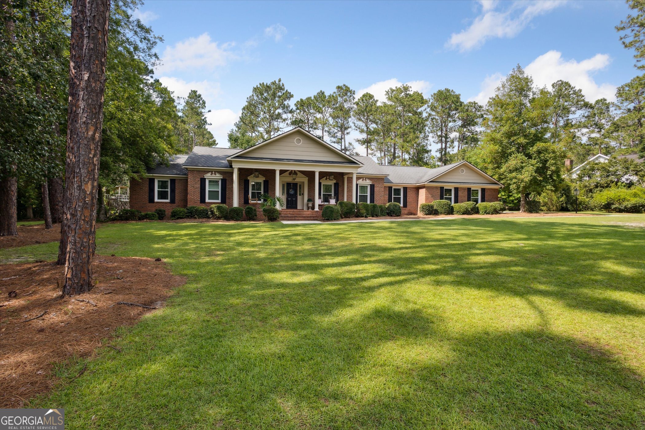 104 Lakeside Court