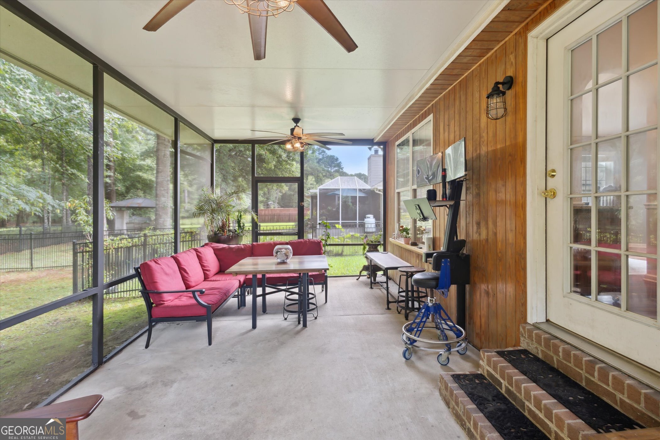 137 Fire Thorn Lane