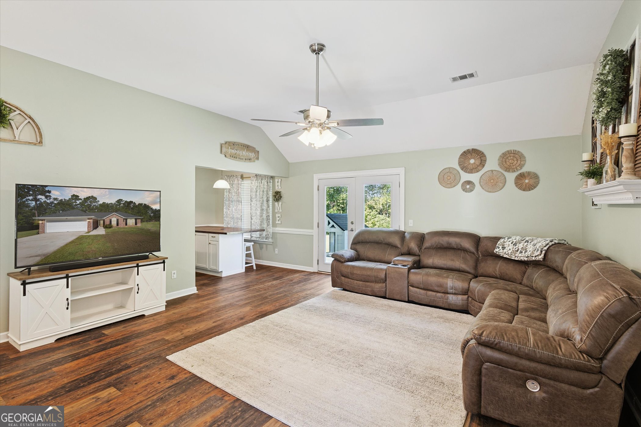 30 Farmers Circle