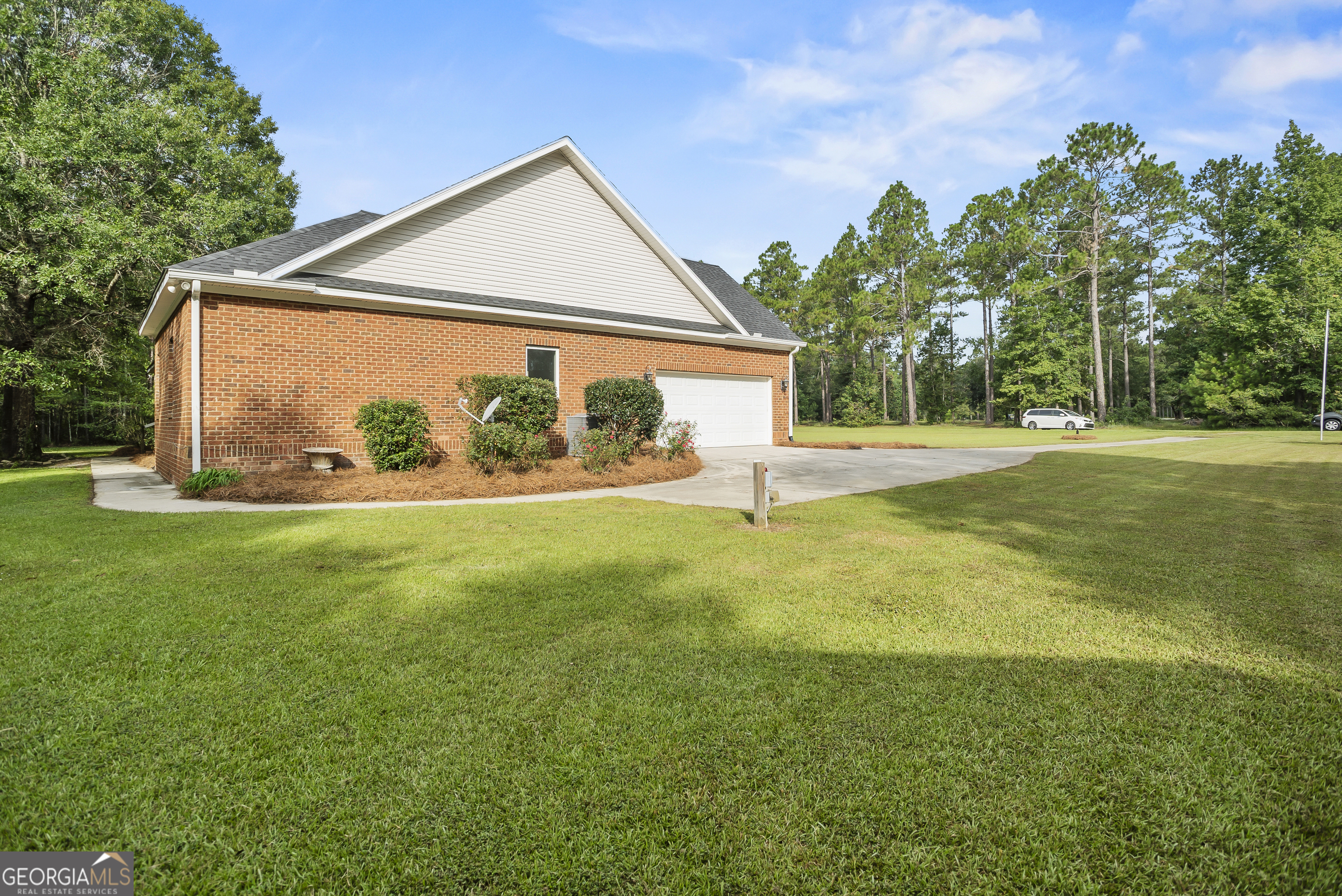 2101 Hendrix Rd