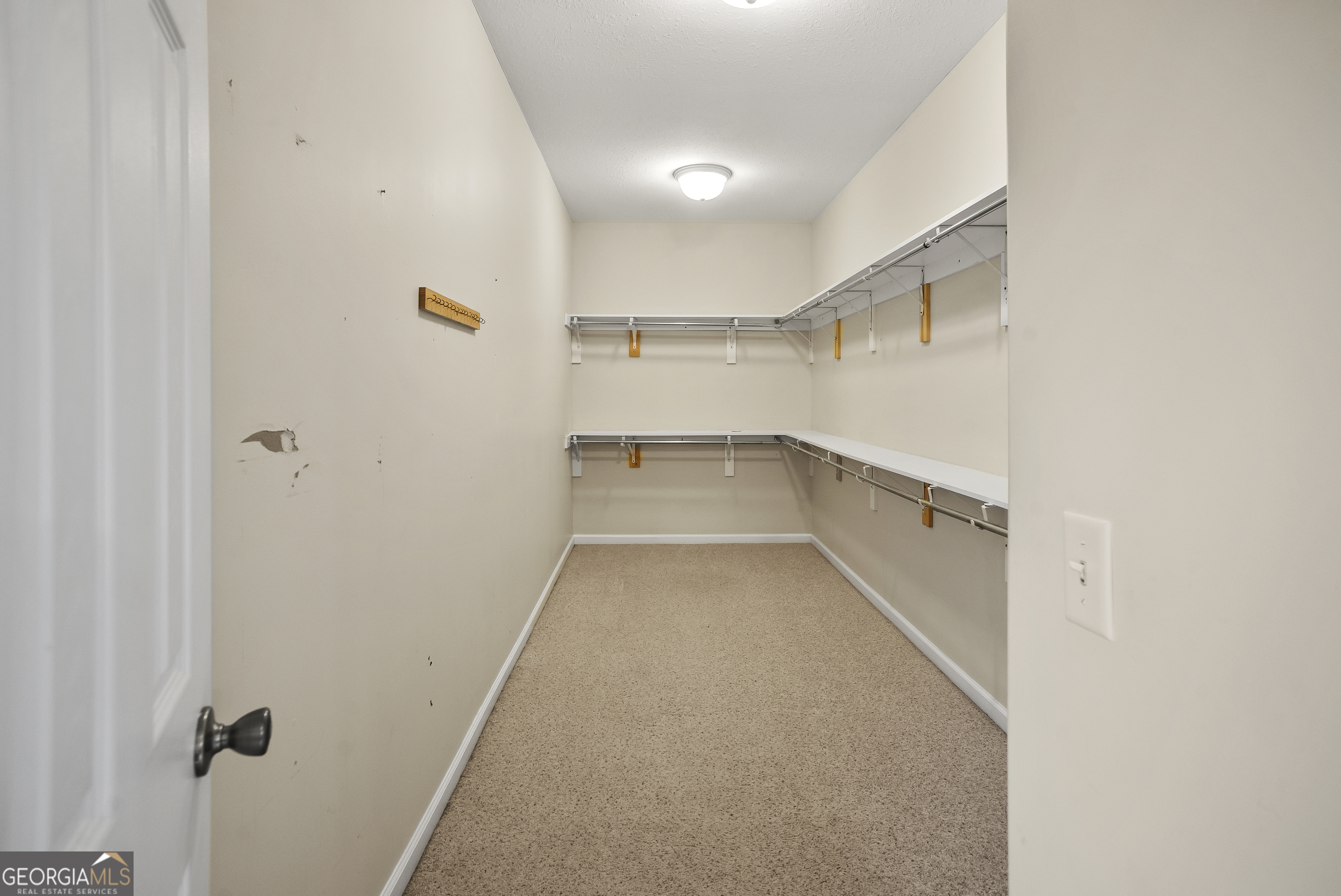 2101 Hendrix Rd