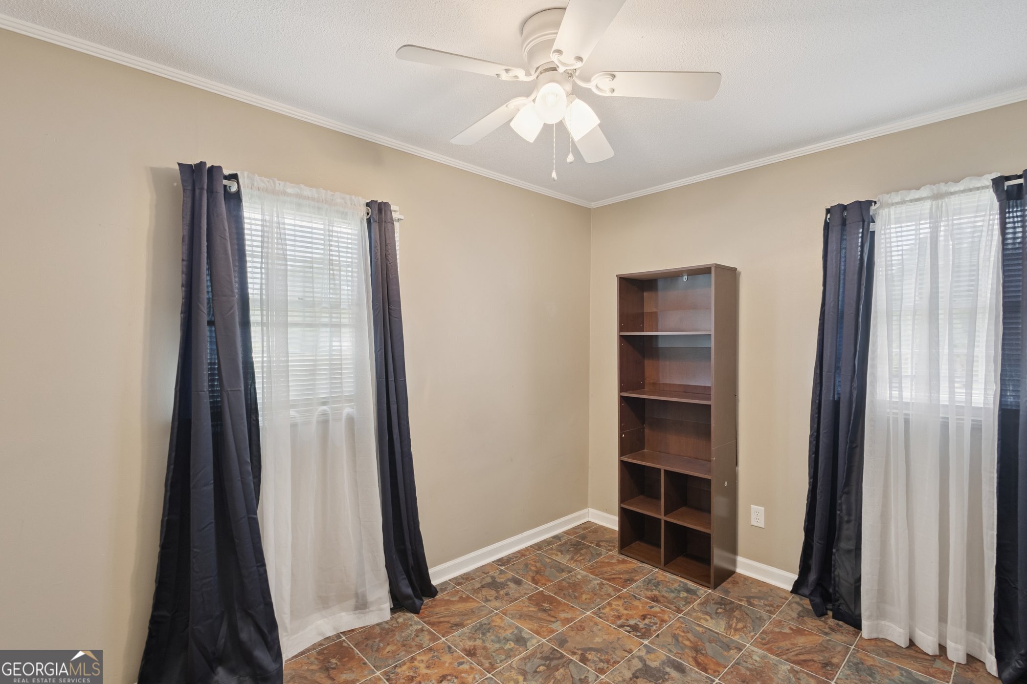 208 Nesmith Way