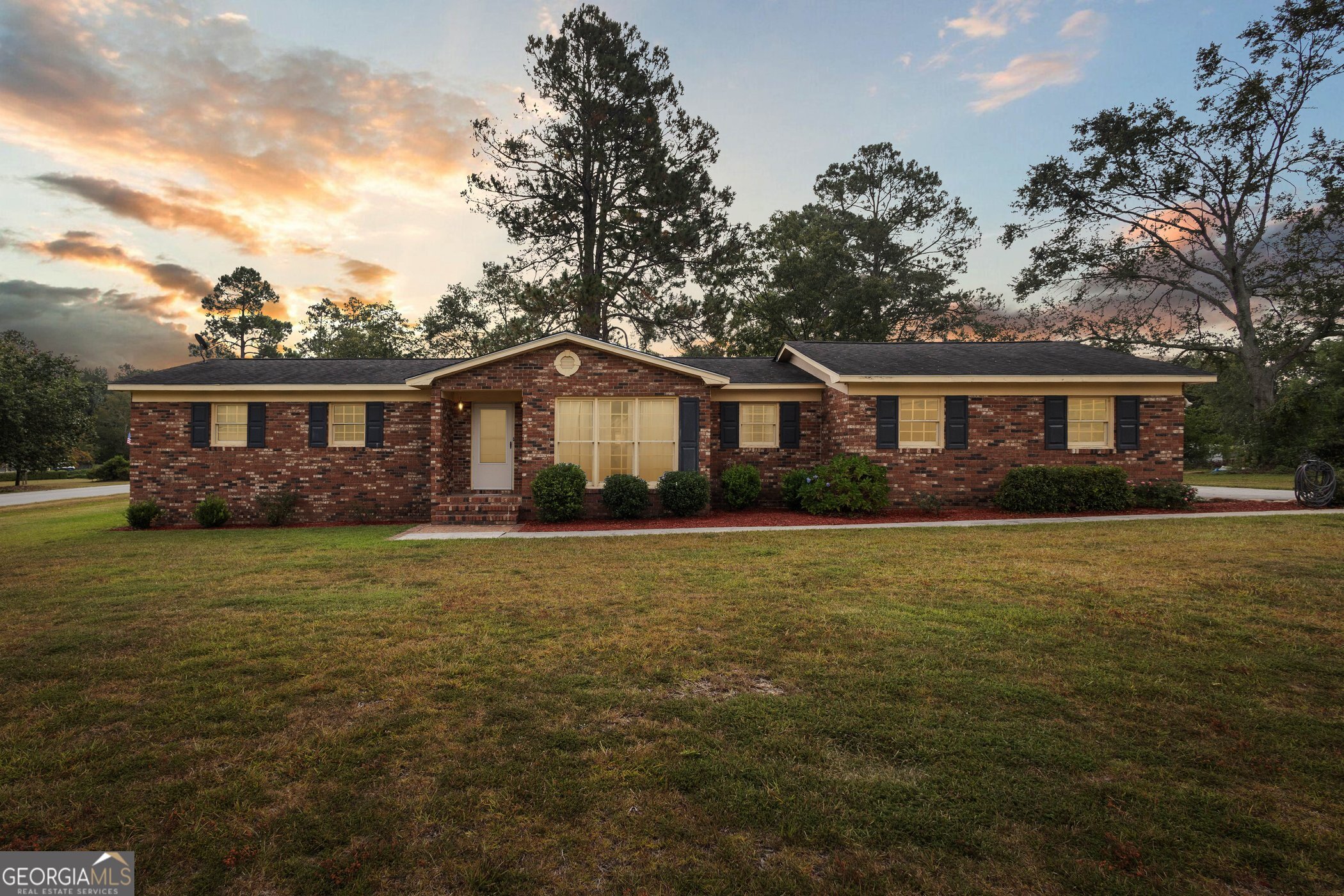 208 Nesmith Way