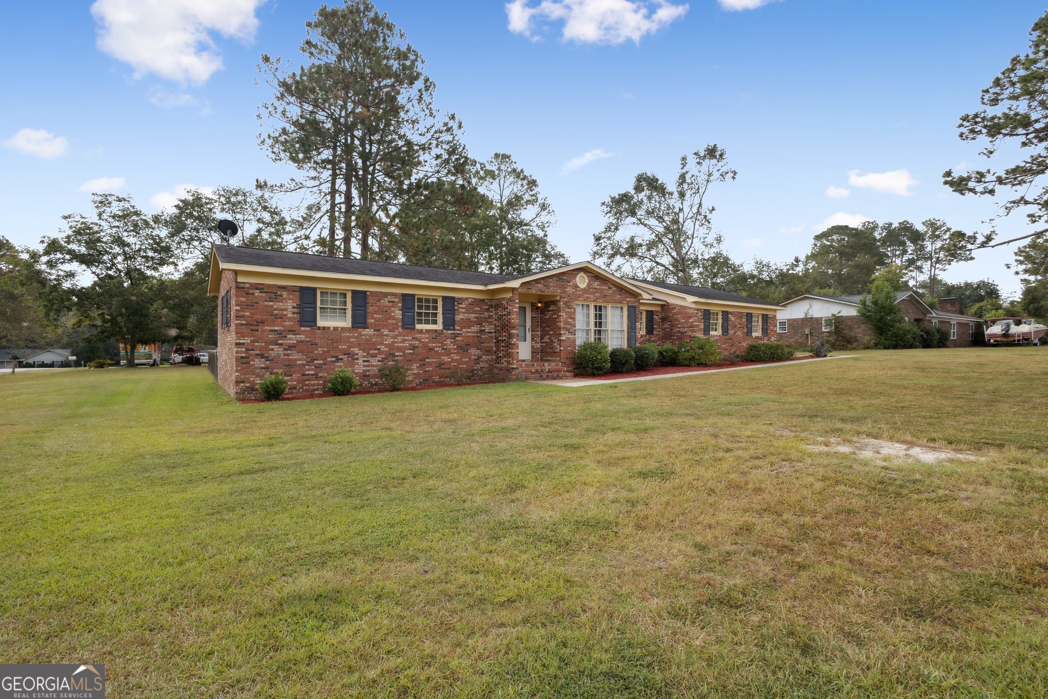 208 Nesmith Way