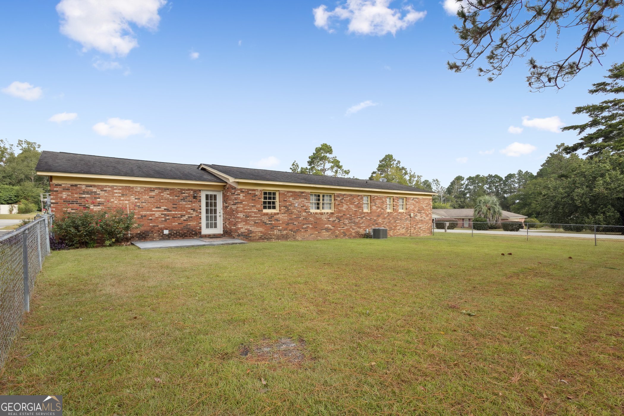 208 Nesmith Way