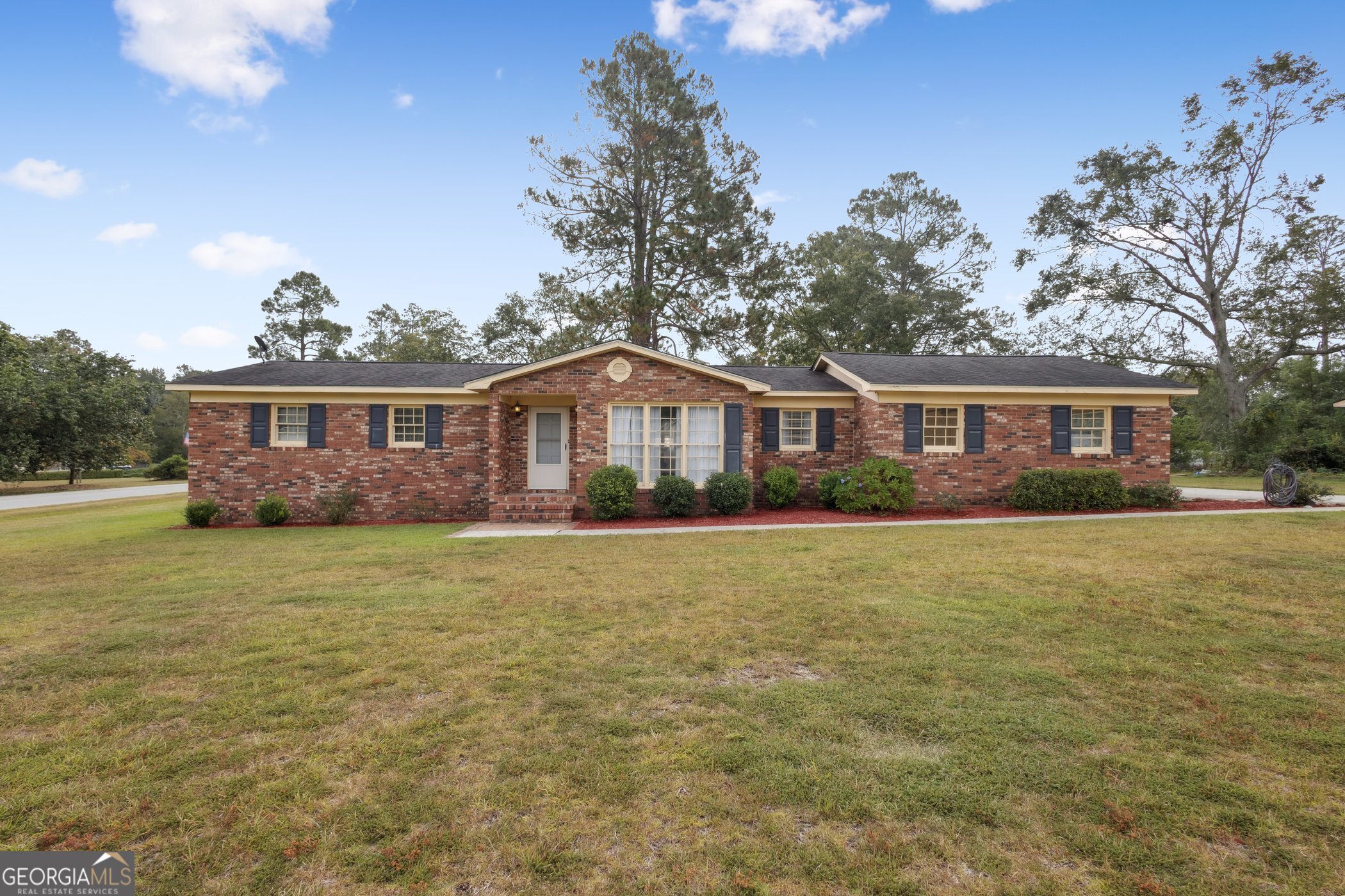 208 Nesmith Way