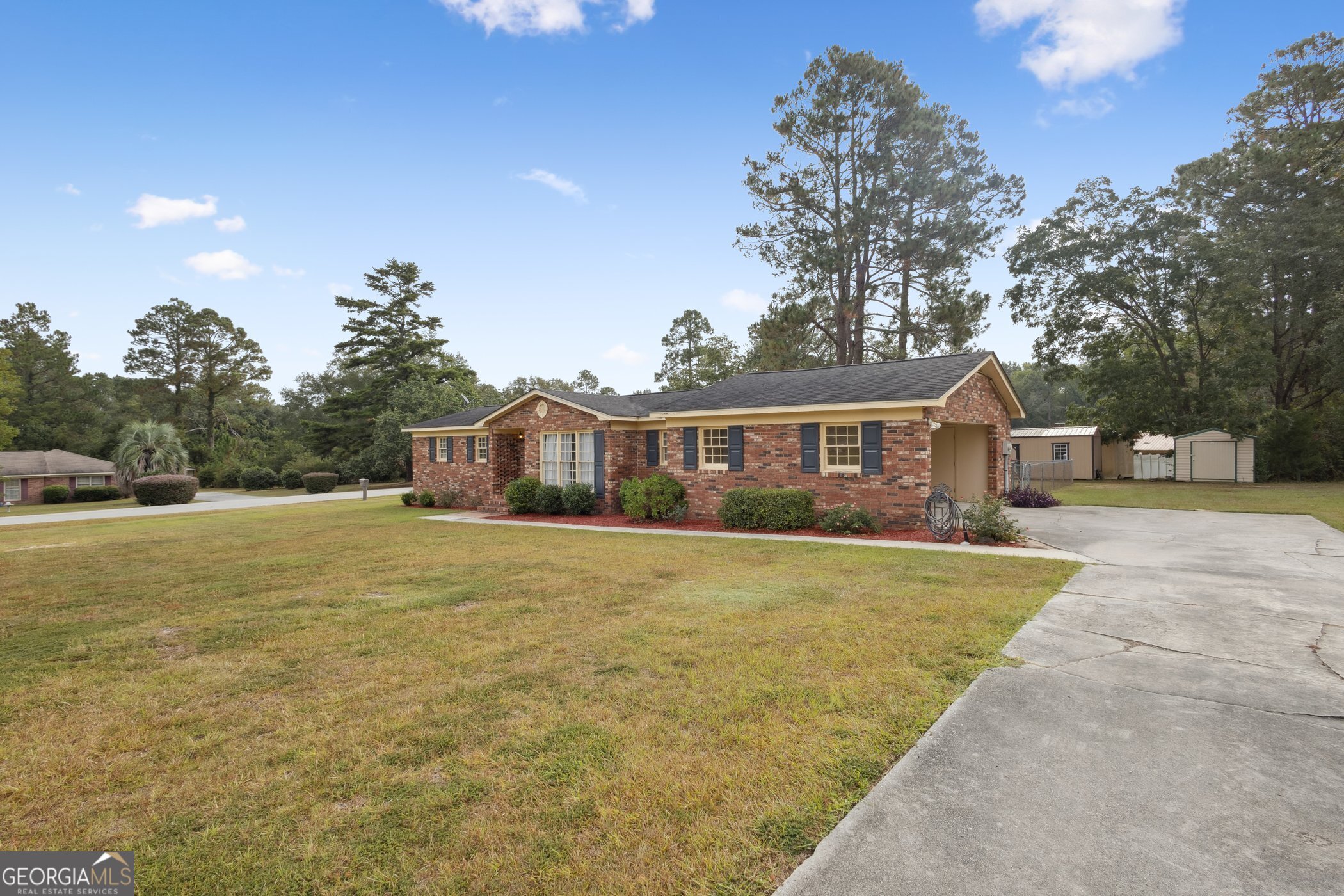 208 Nesmith Way