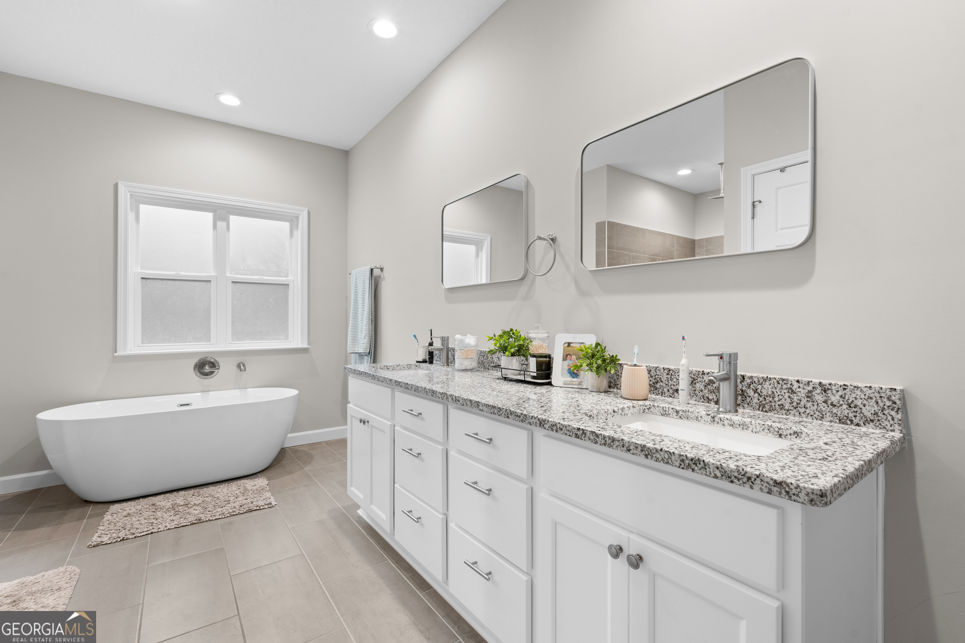 199 NE Flowers Spur Road