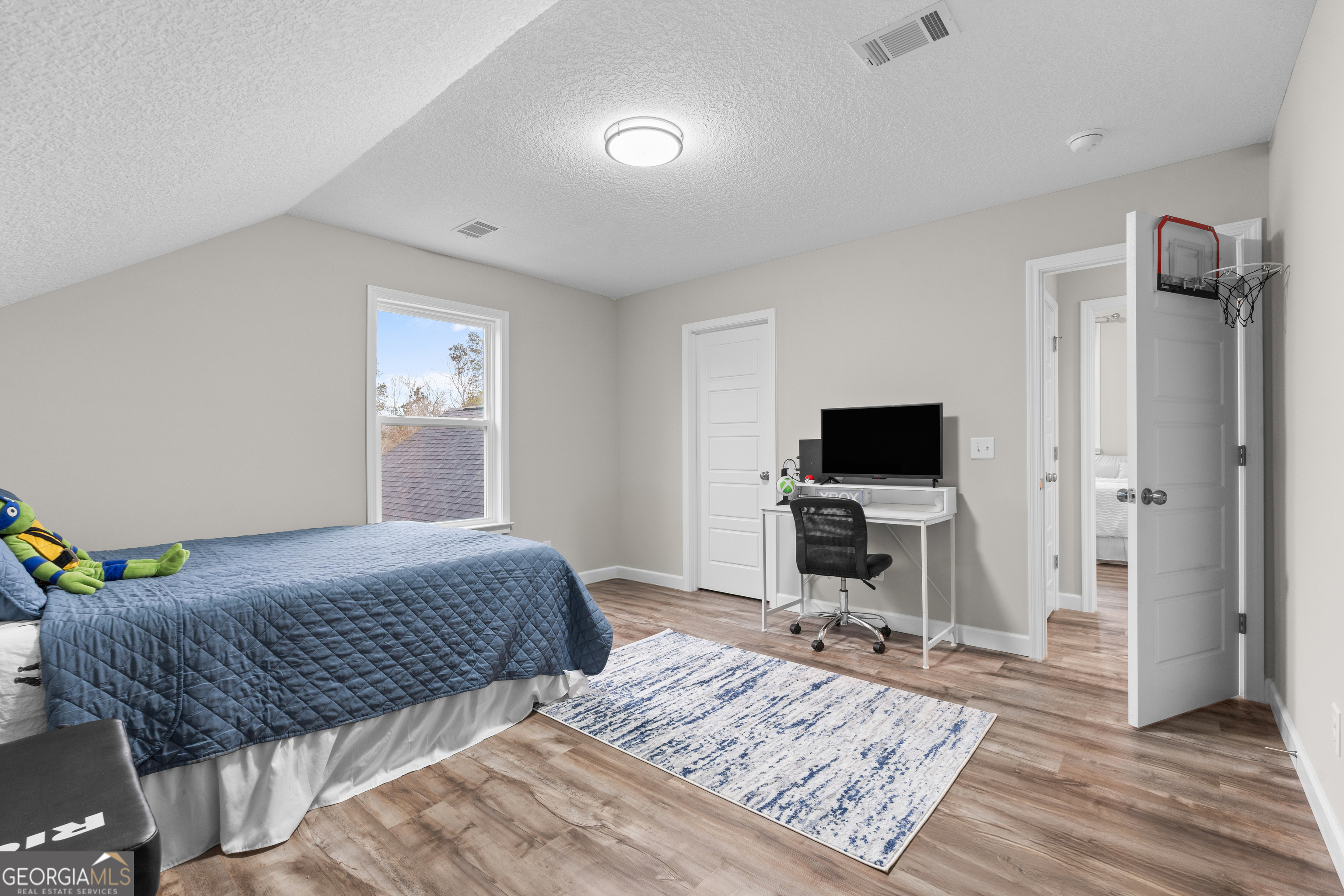 199 NE Flowers Spur Road