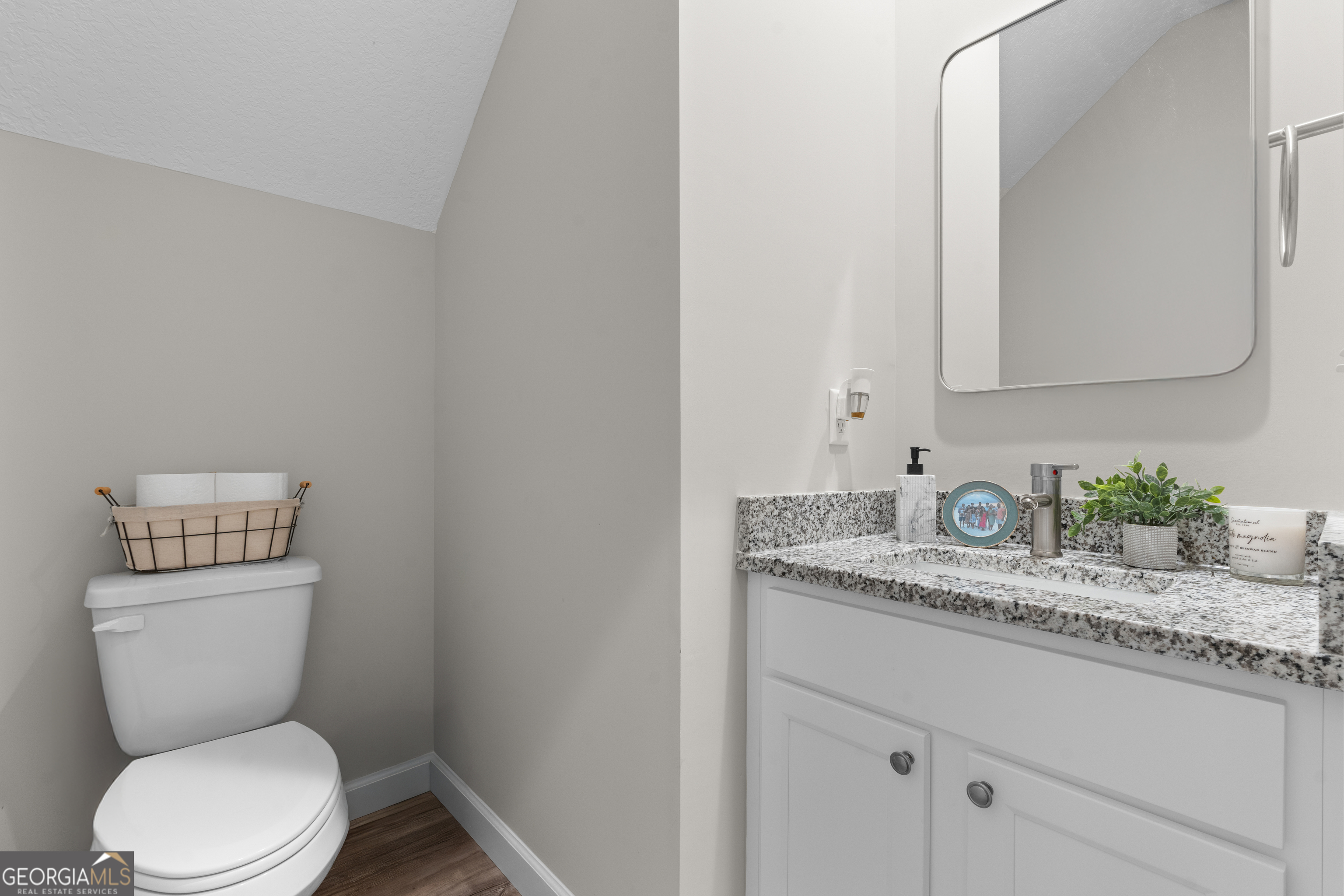 199 NE Flowers Spur Road