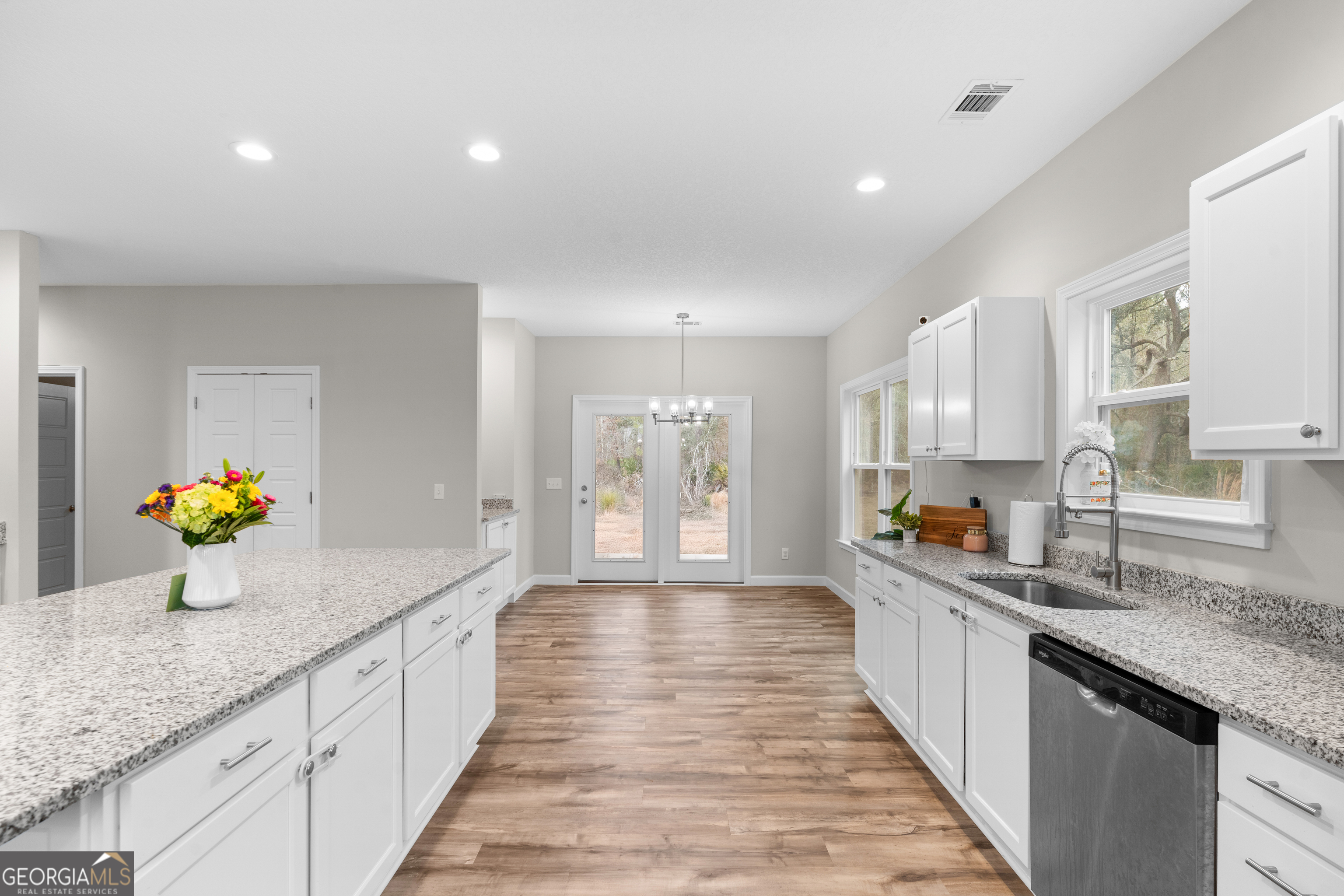 199 NE Flowers Spur Road