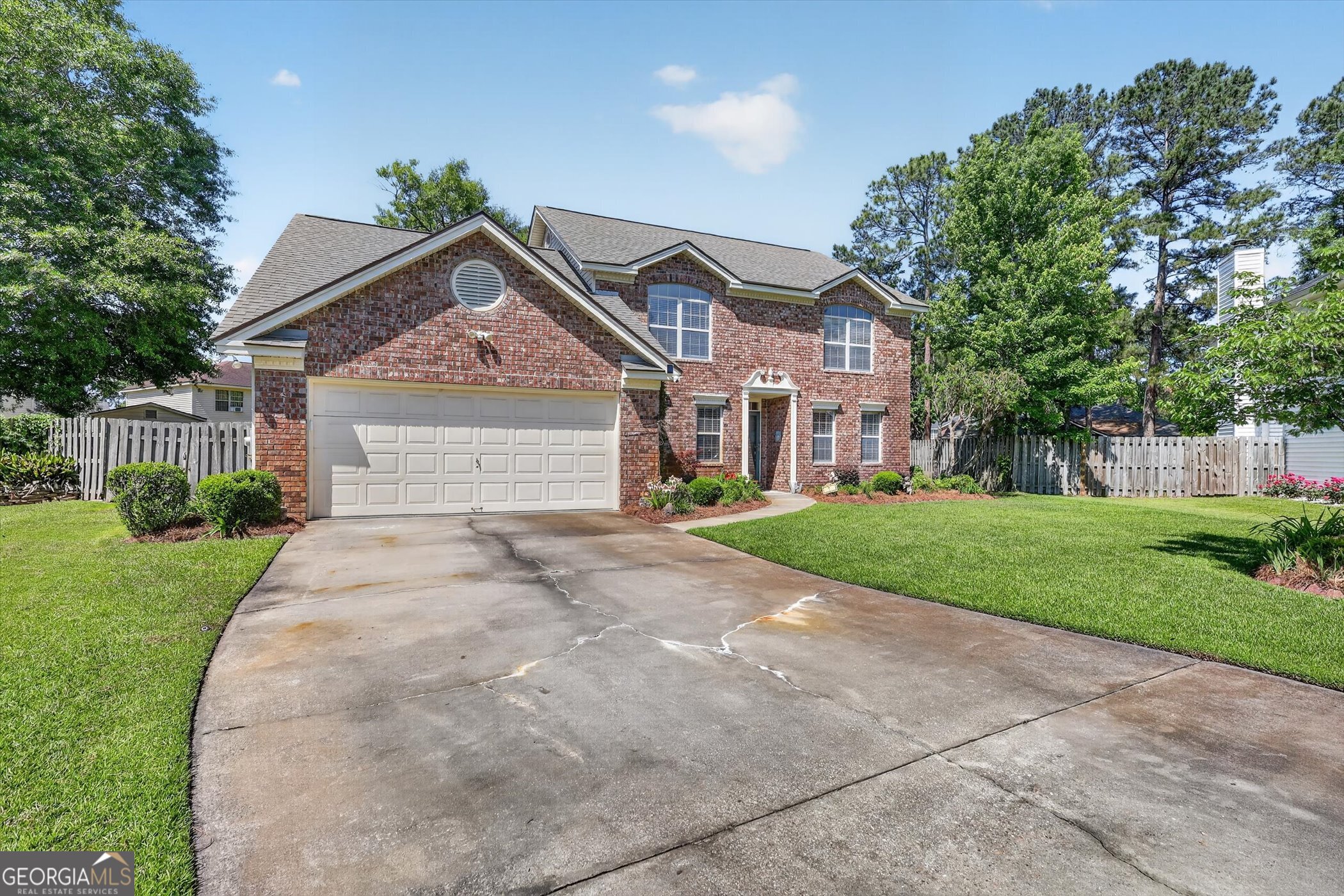 7 Towne Lake Court