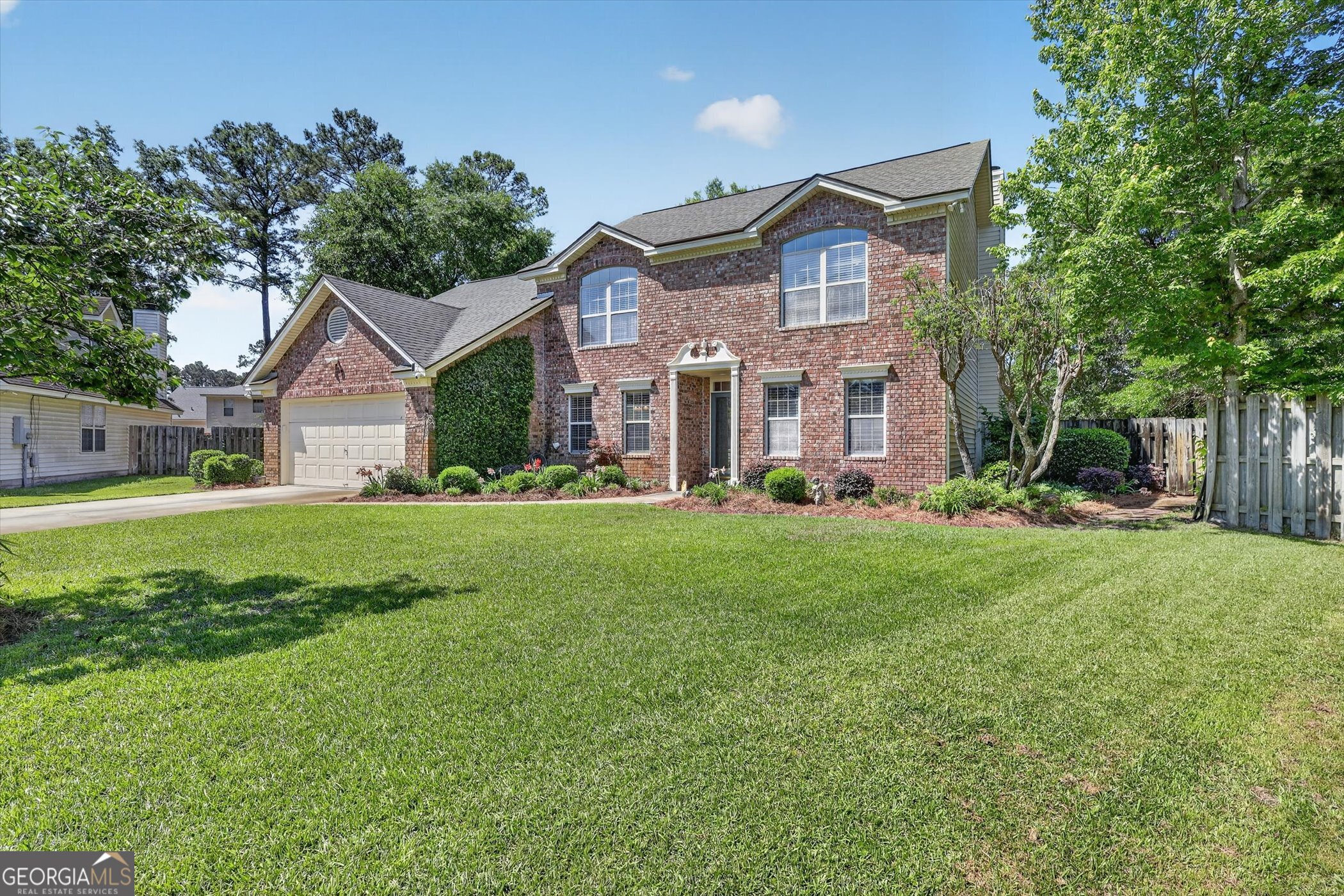 7 Towne Lake Court