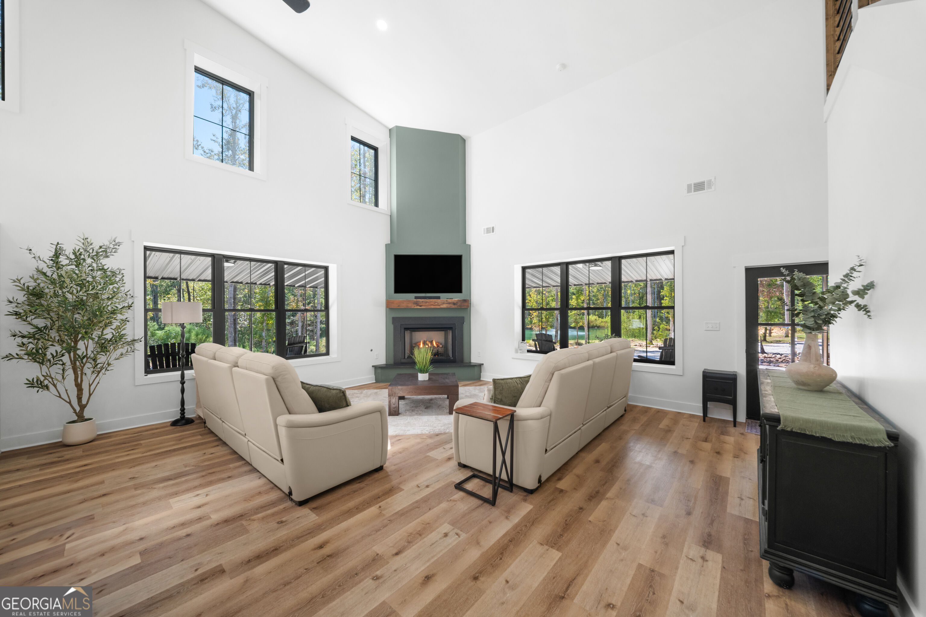 146 Rolling Hills Road