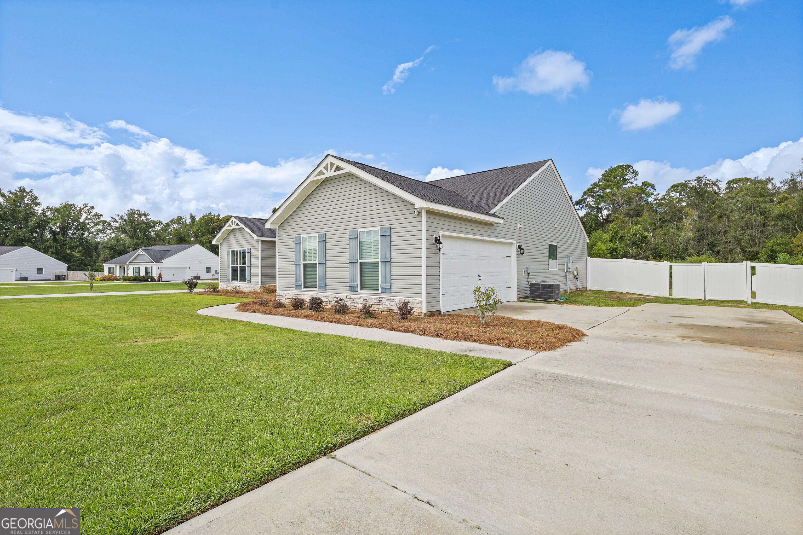 322 Providence Trc