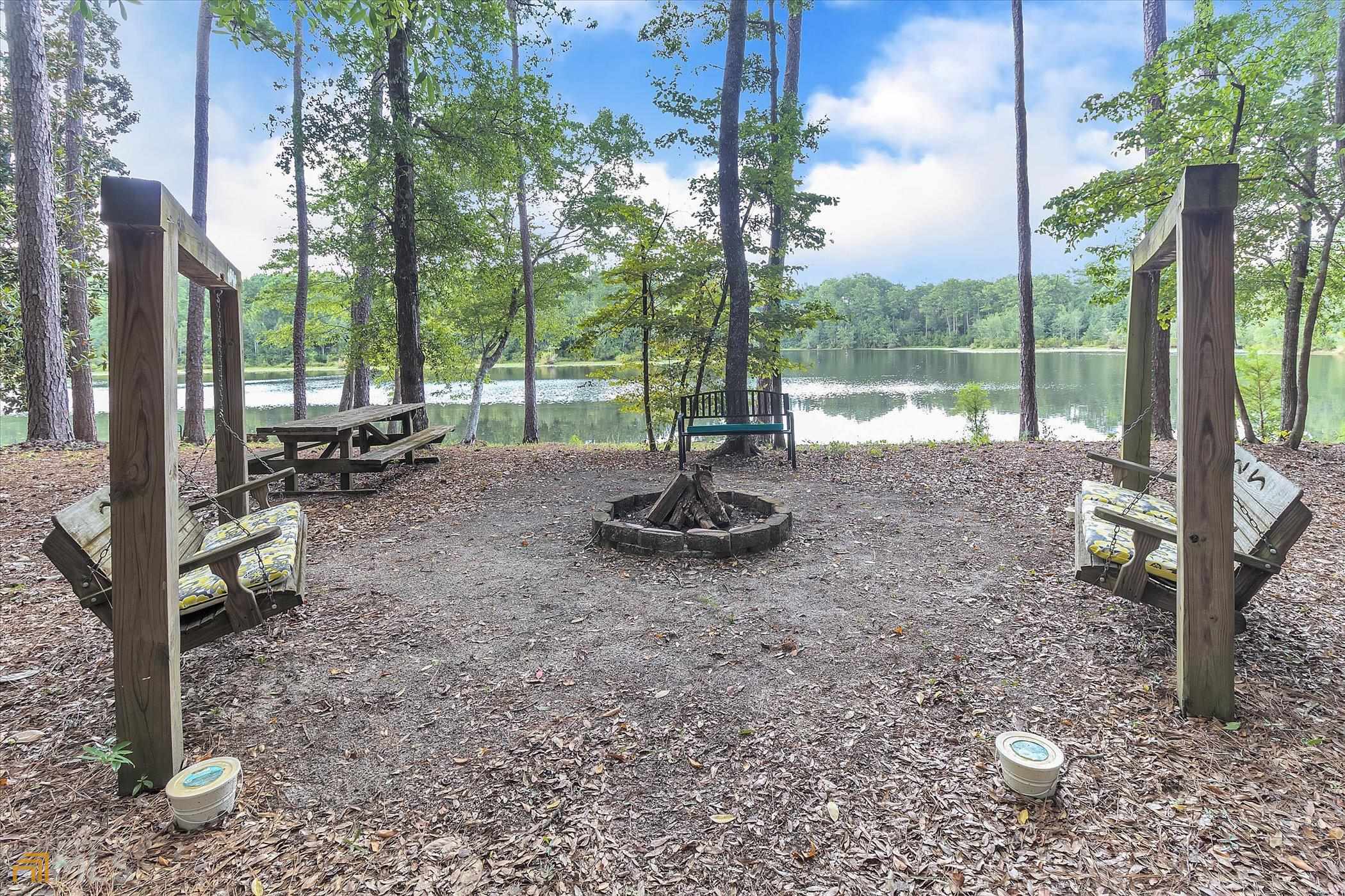 10 Lake Ohoopee