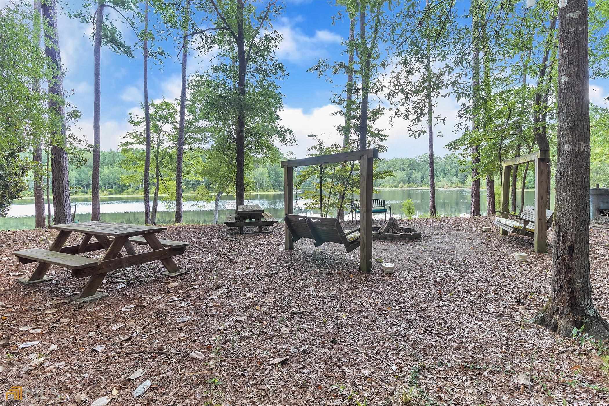 10 Lake Ohoopee
