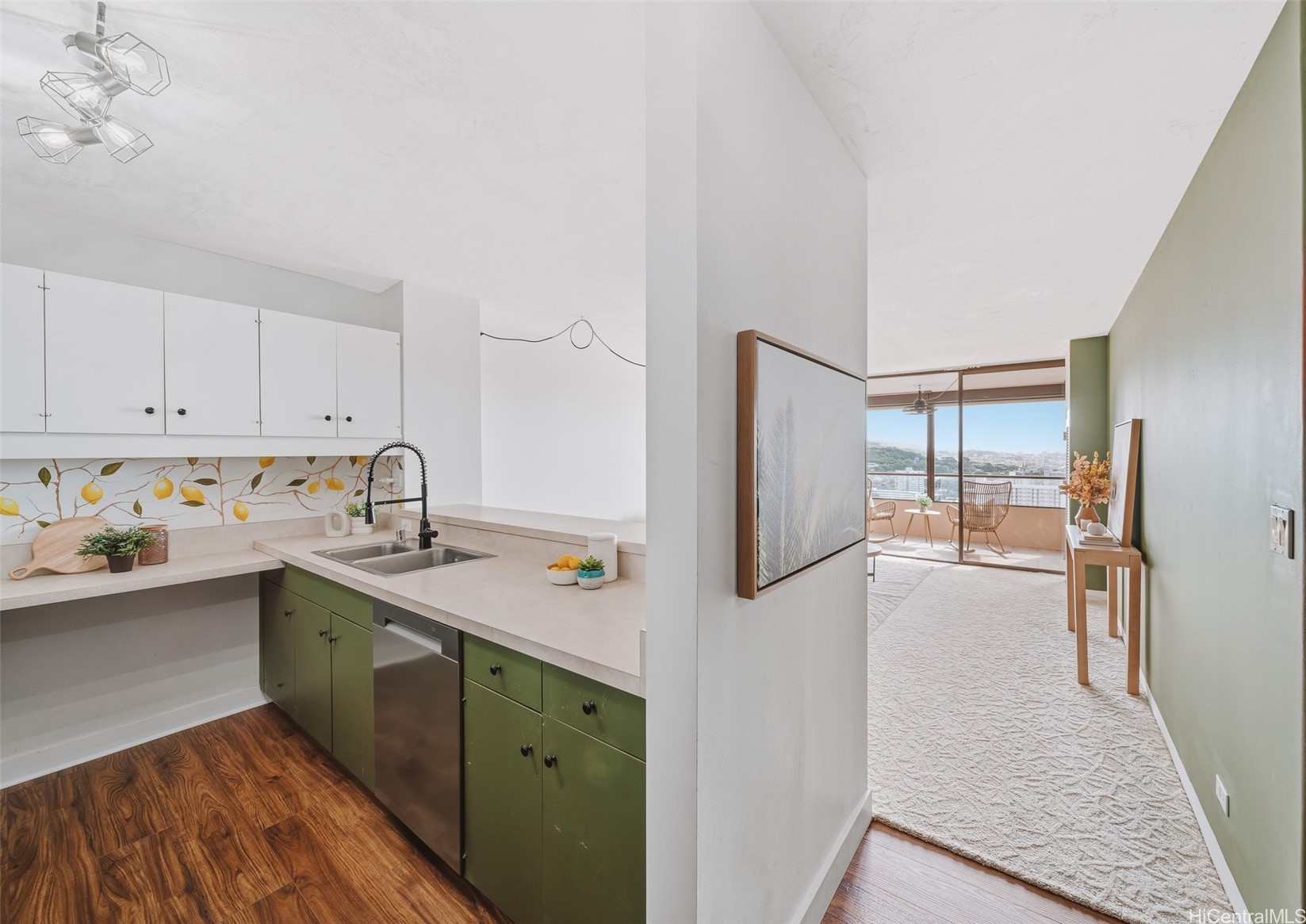 1717 Mott Smith Drive 2304