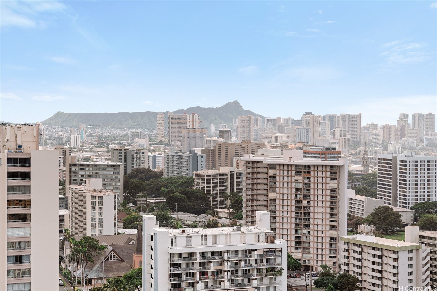 1717 Mott Smith Drive 2304