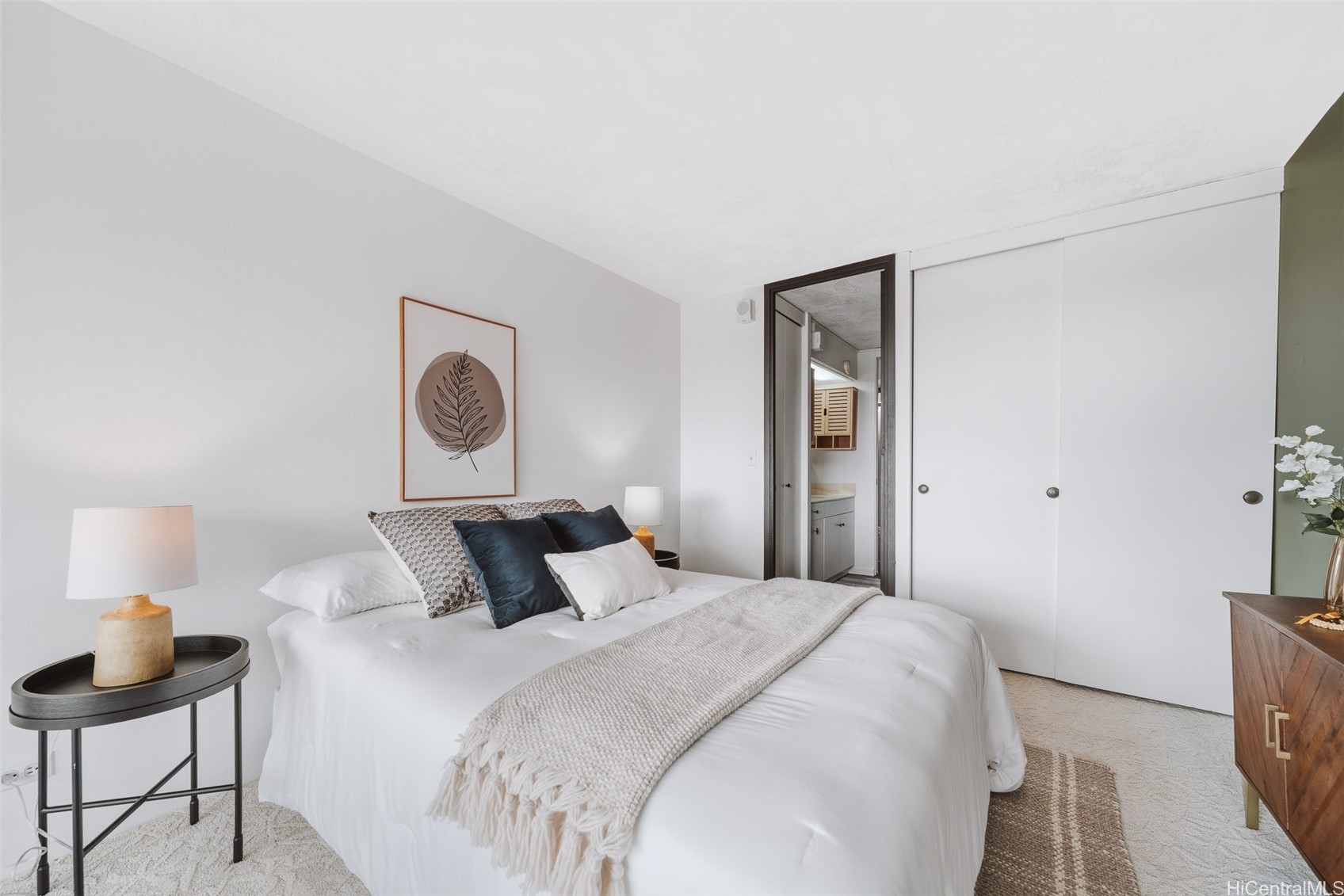 1717 Mott Smith Drive 2304