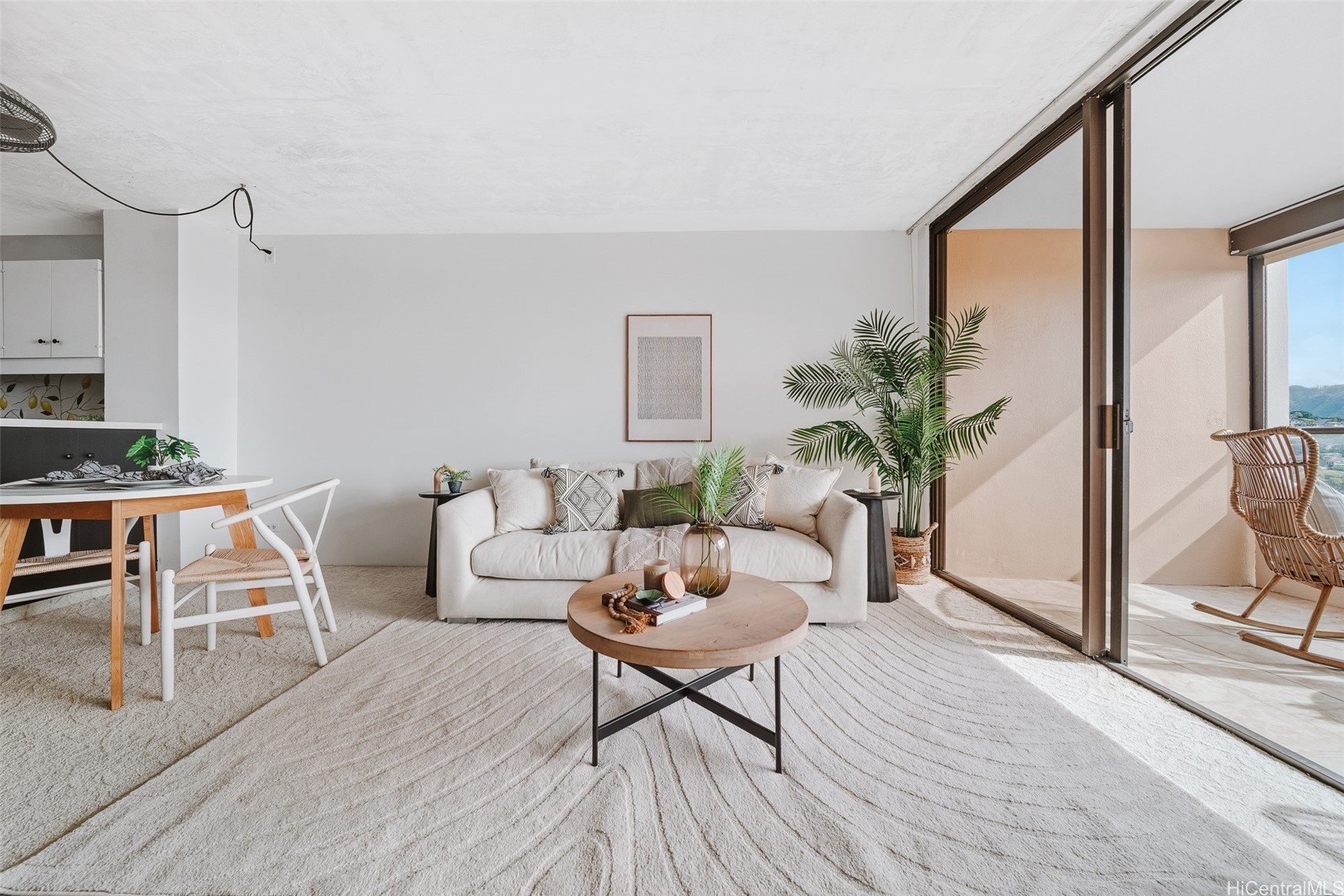 1717 Mott Smith Drive 2304