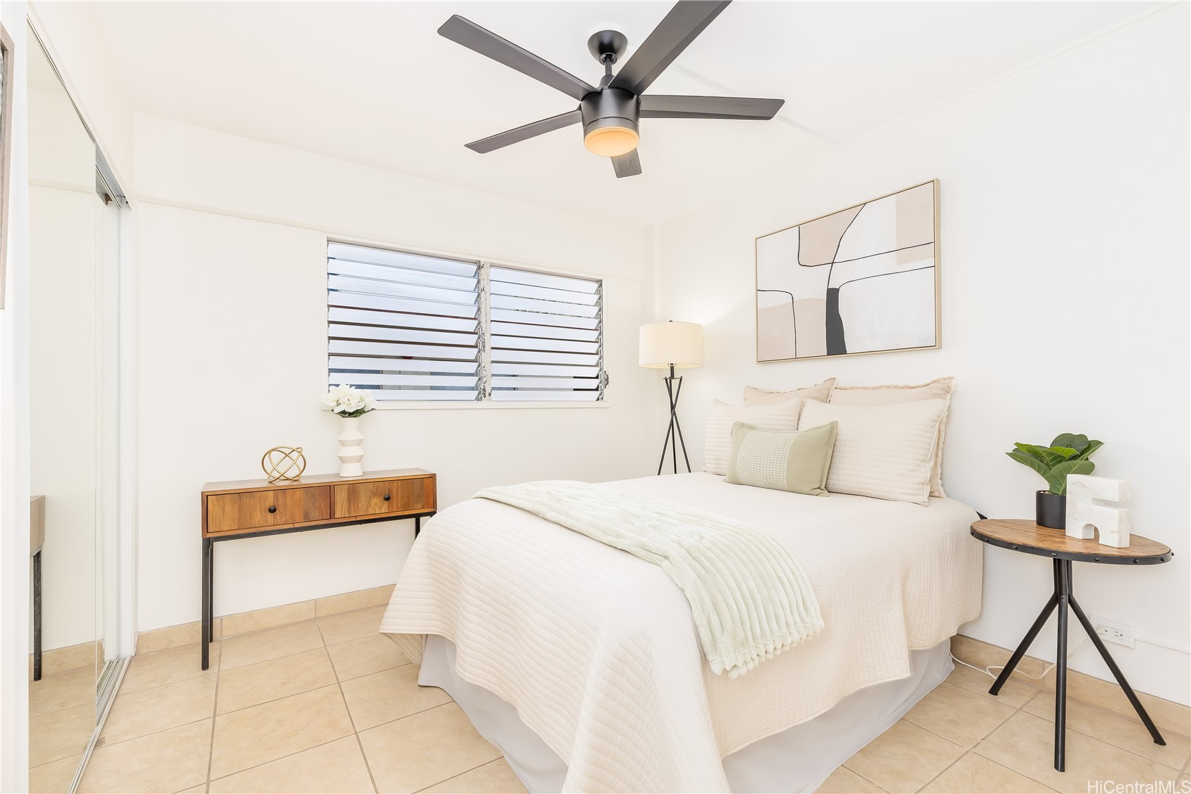 222 Kaiulani Avenue PH3
