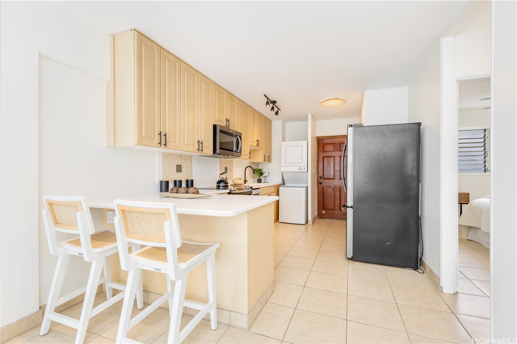 222 Kaiulani Avenue PH3