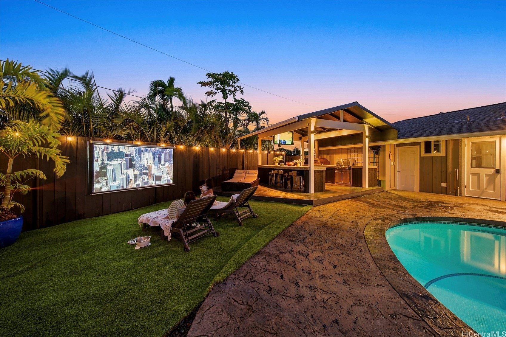 1127 Lauloa Street