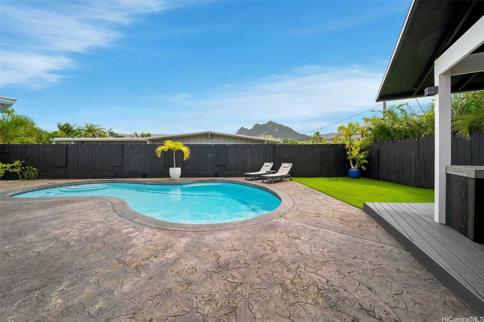 1127 Lauloa Street