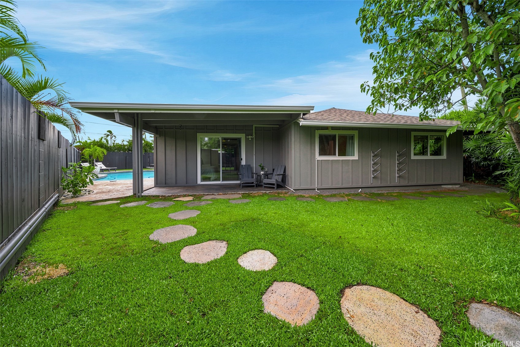 1127 Lauloa Street