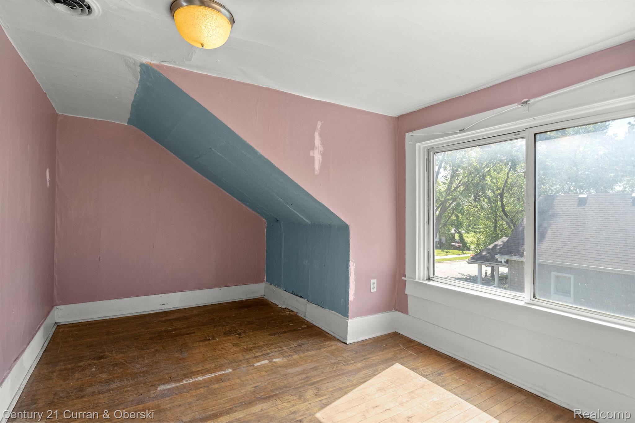 1409 CHARTER Street