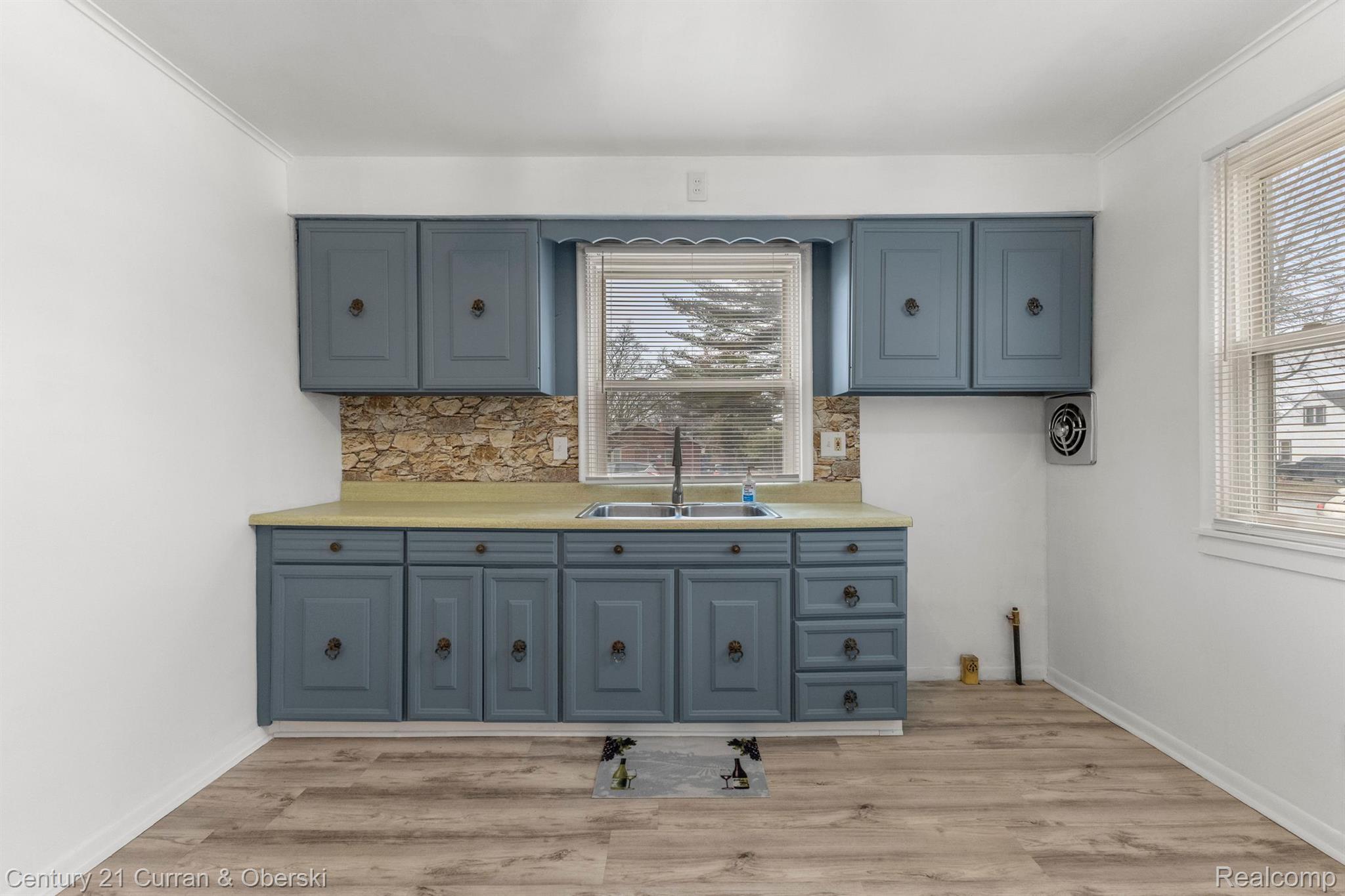 7157 CHEROKEE Street