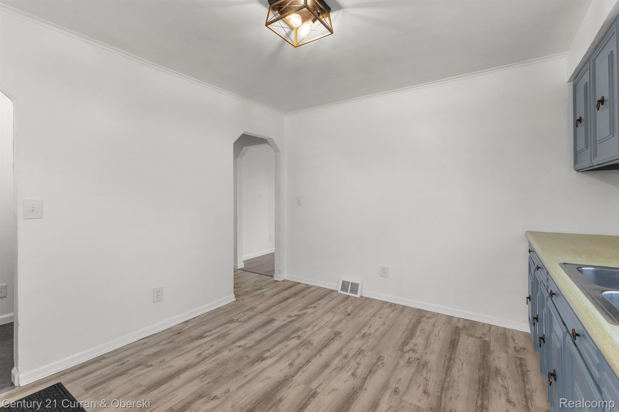 7157 CHEROKEE Street