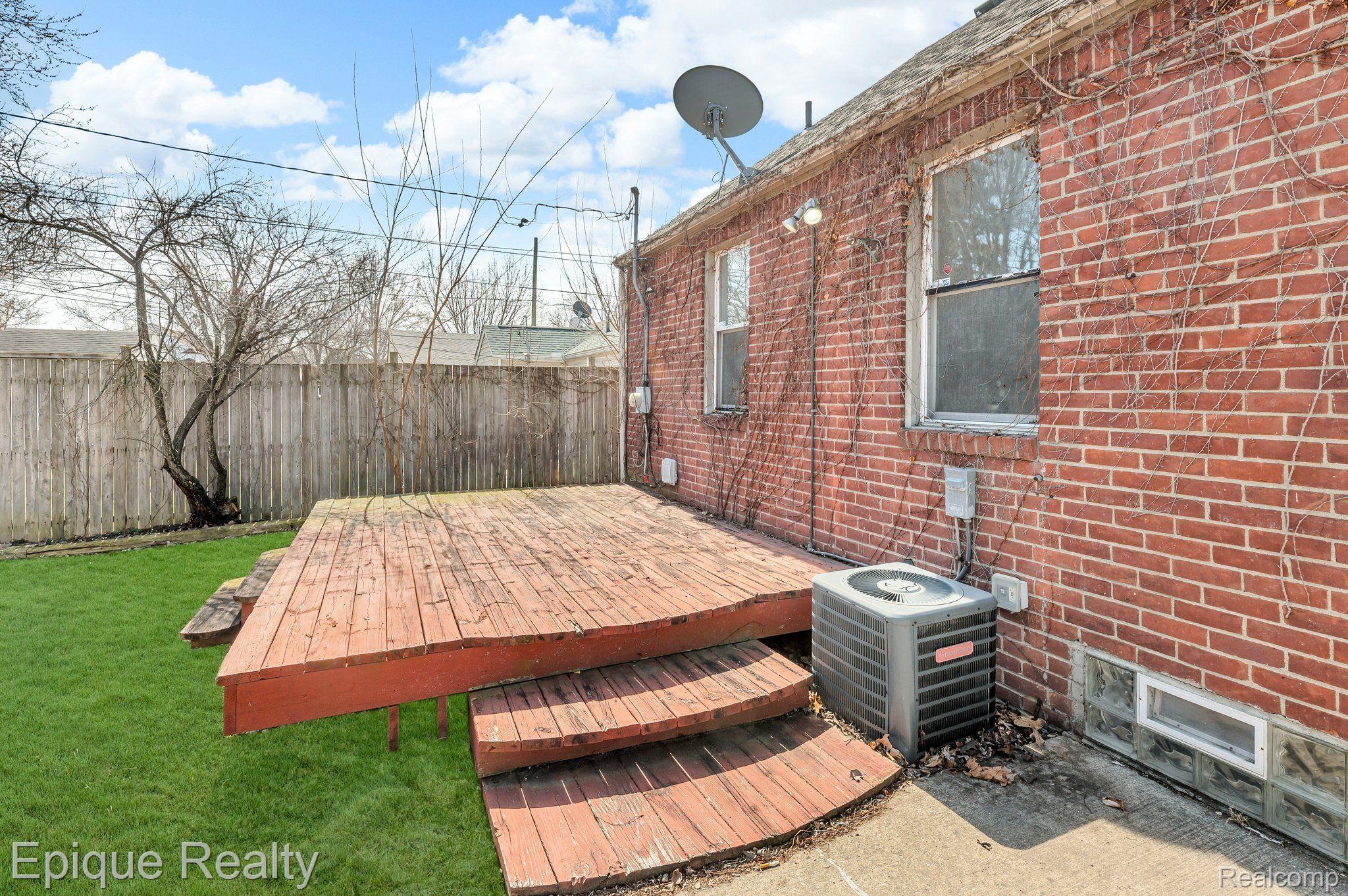 8001 JACKSON Street