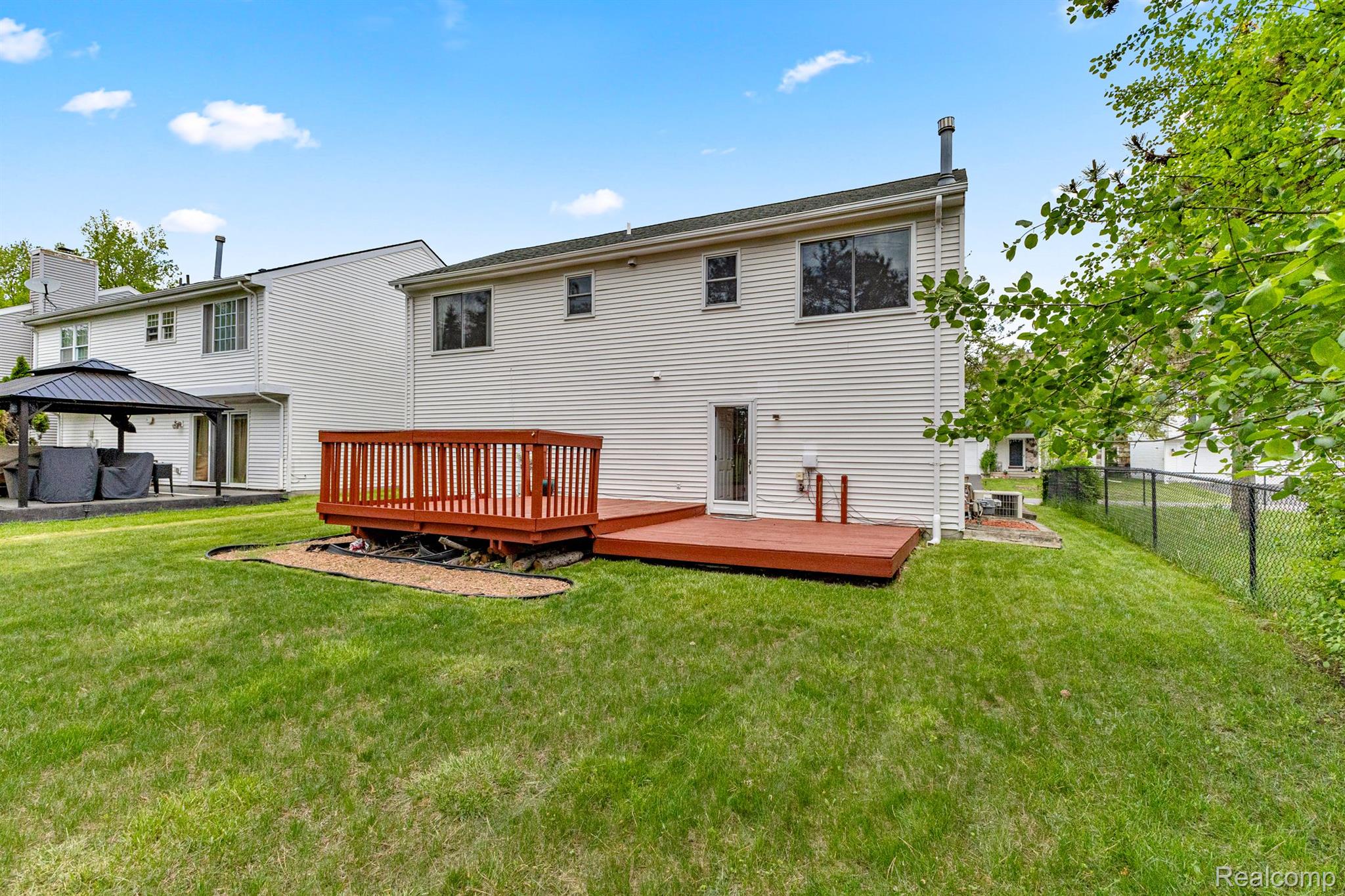 2390 MCGEE