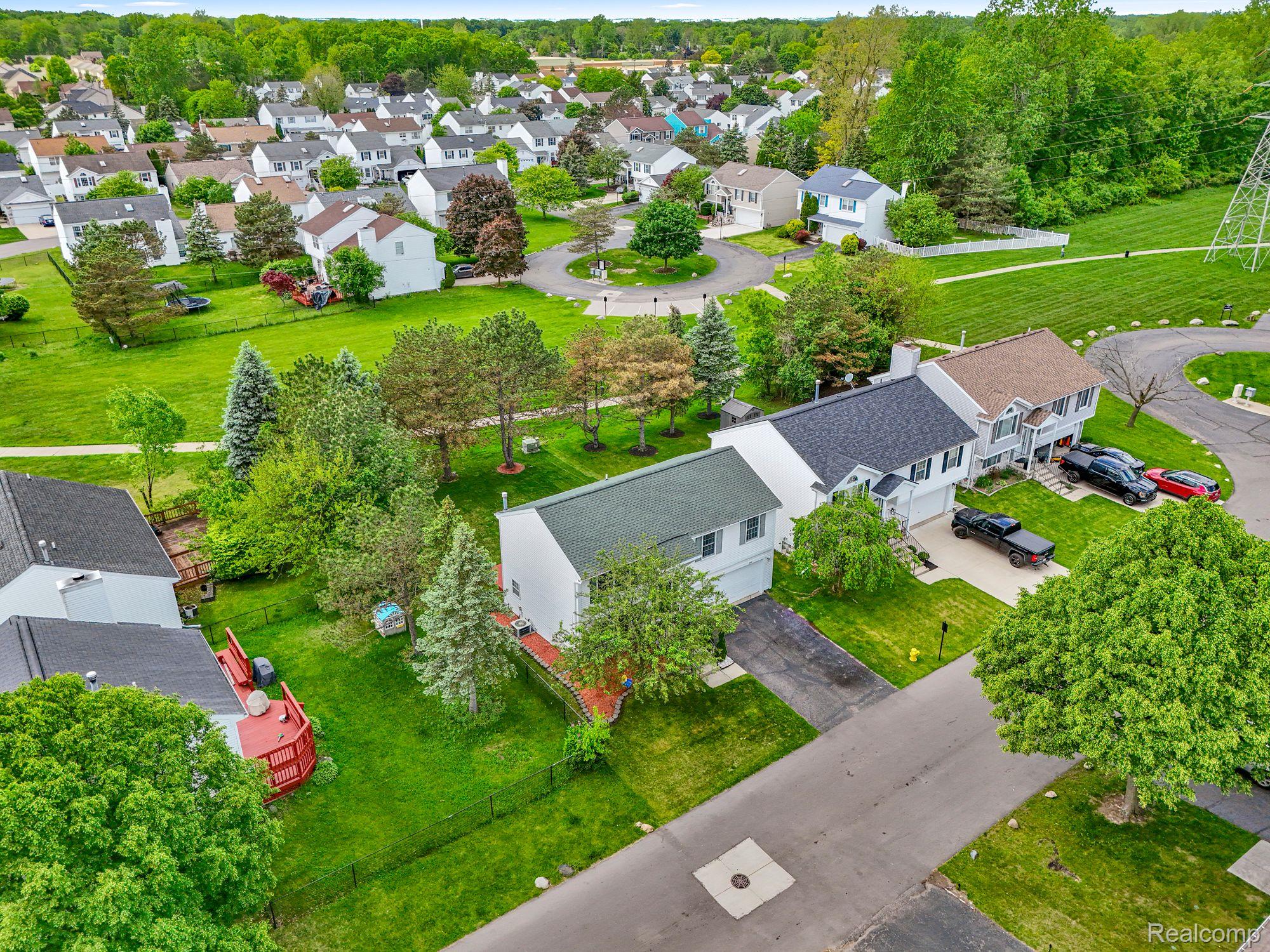 2390 MCGEE