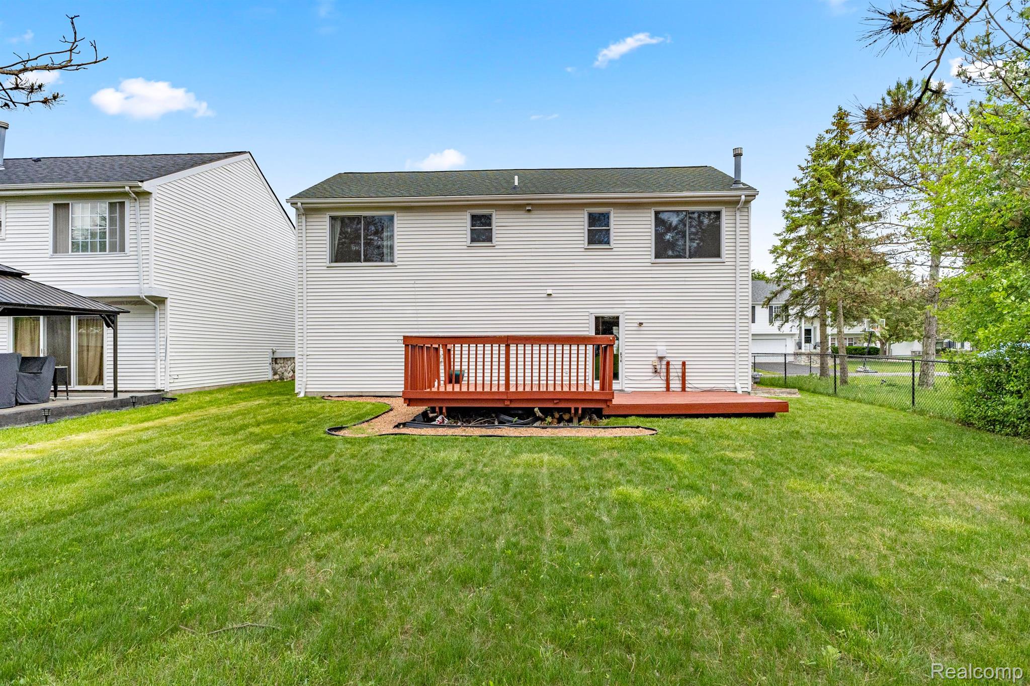 2390 MCGEE