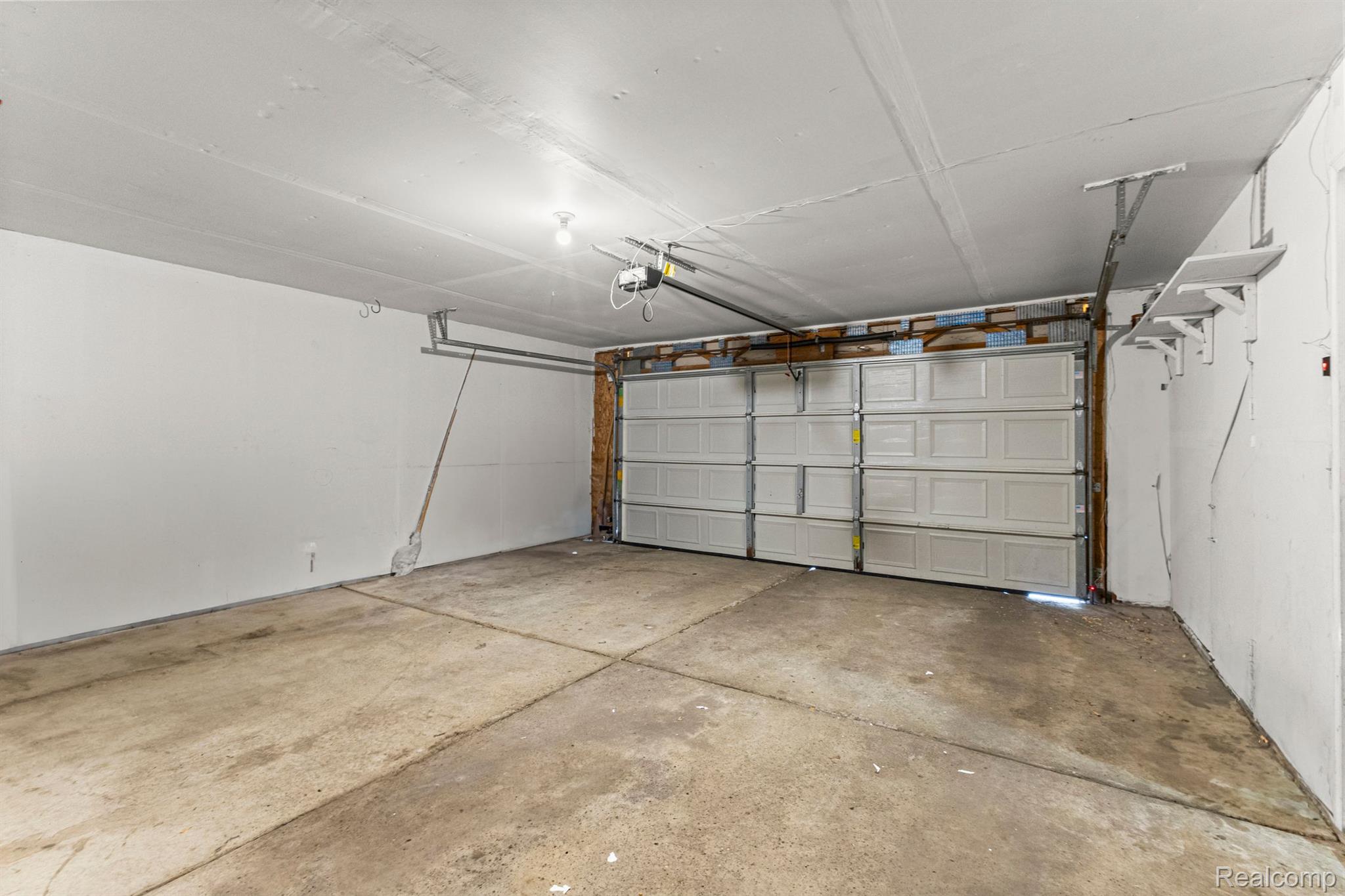 2390 MCGEE