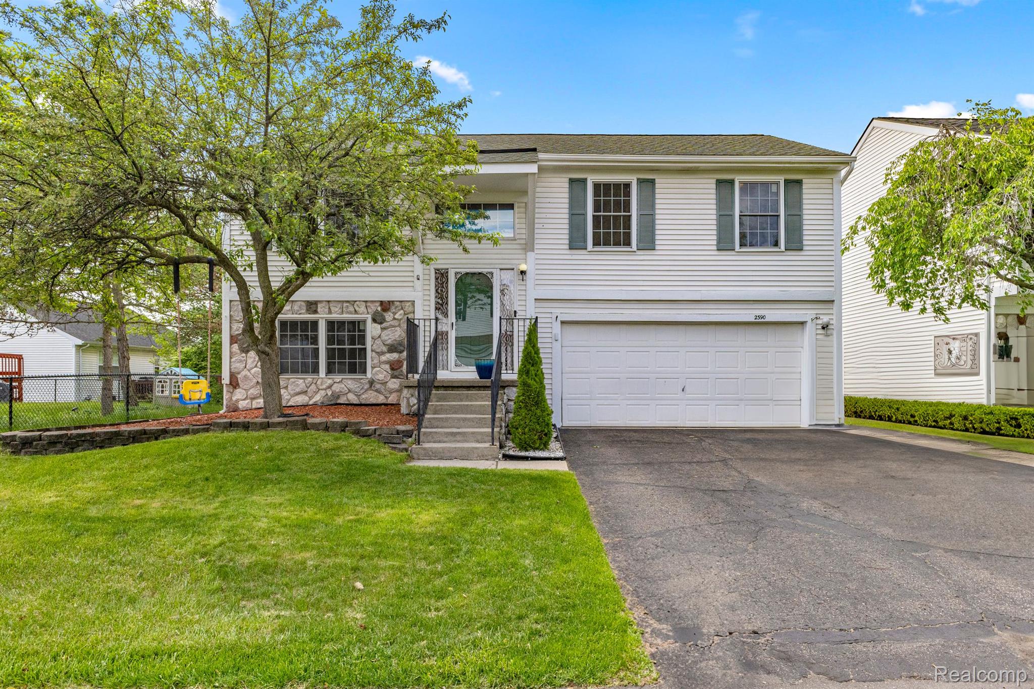 2390 MCGEE