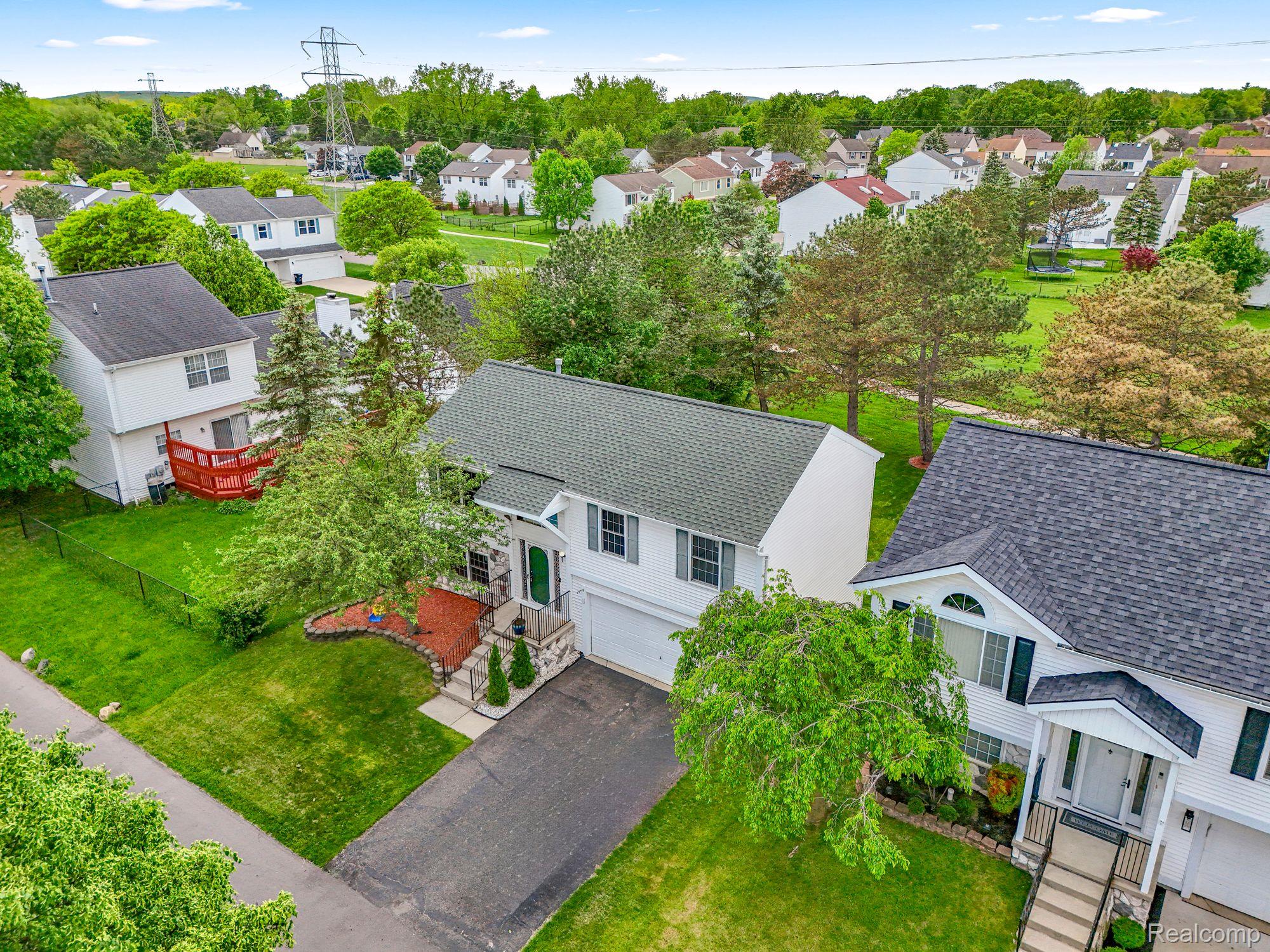 2390 MCGEE