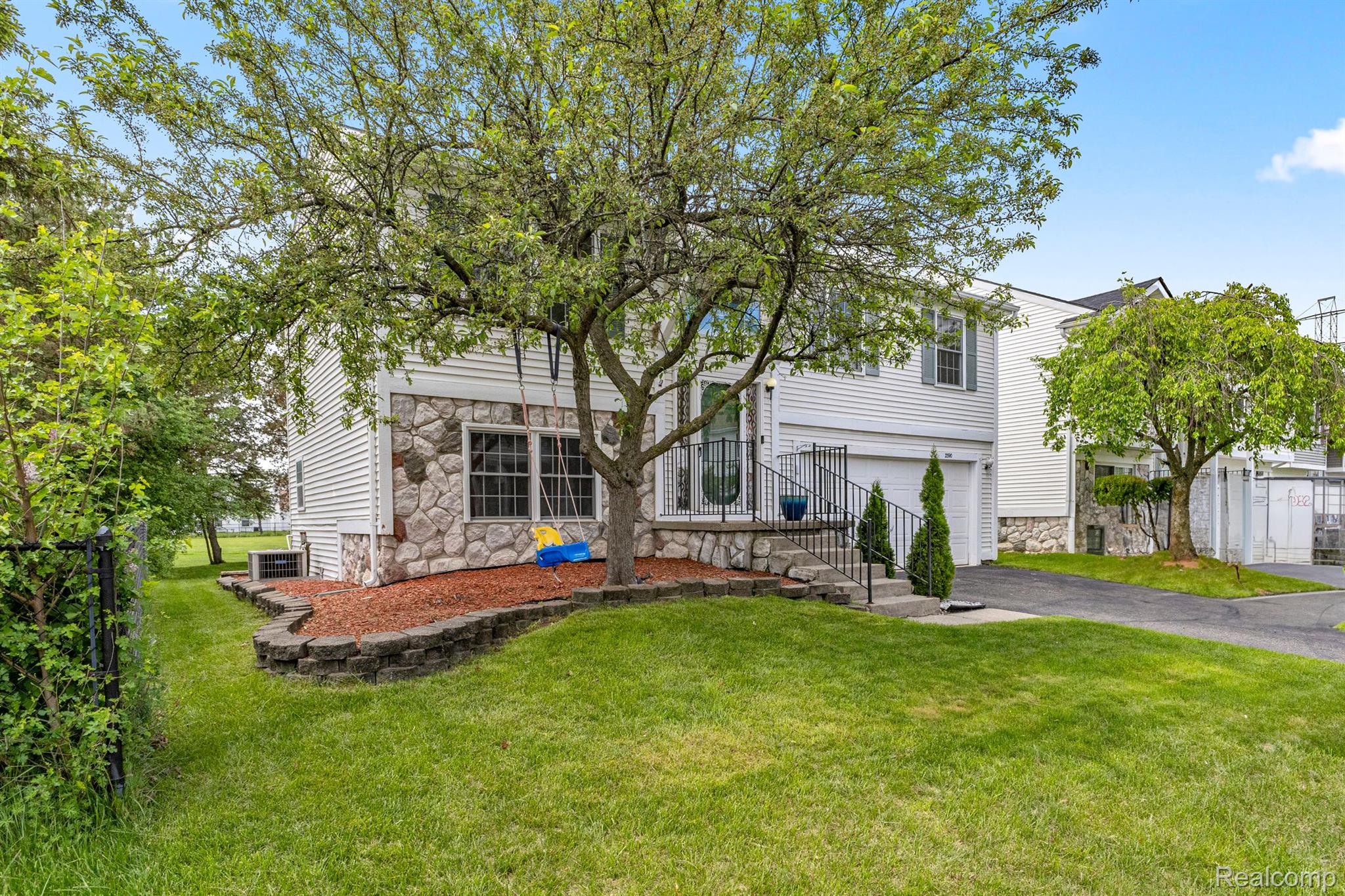 2390 MCGEE