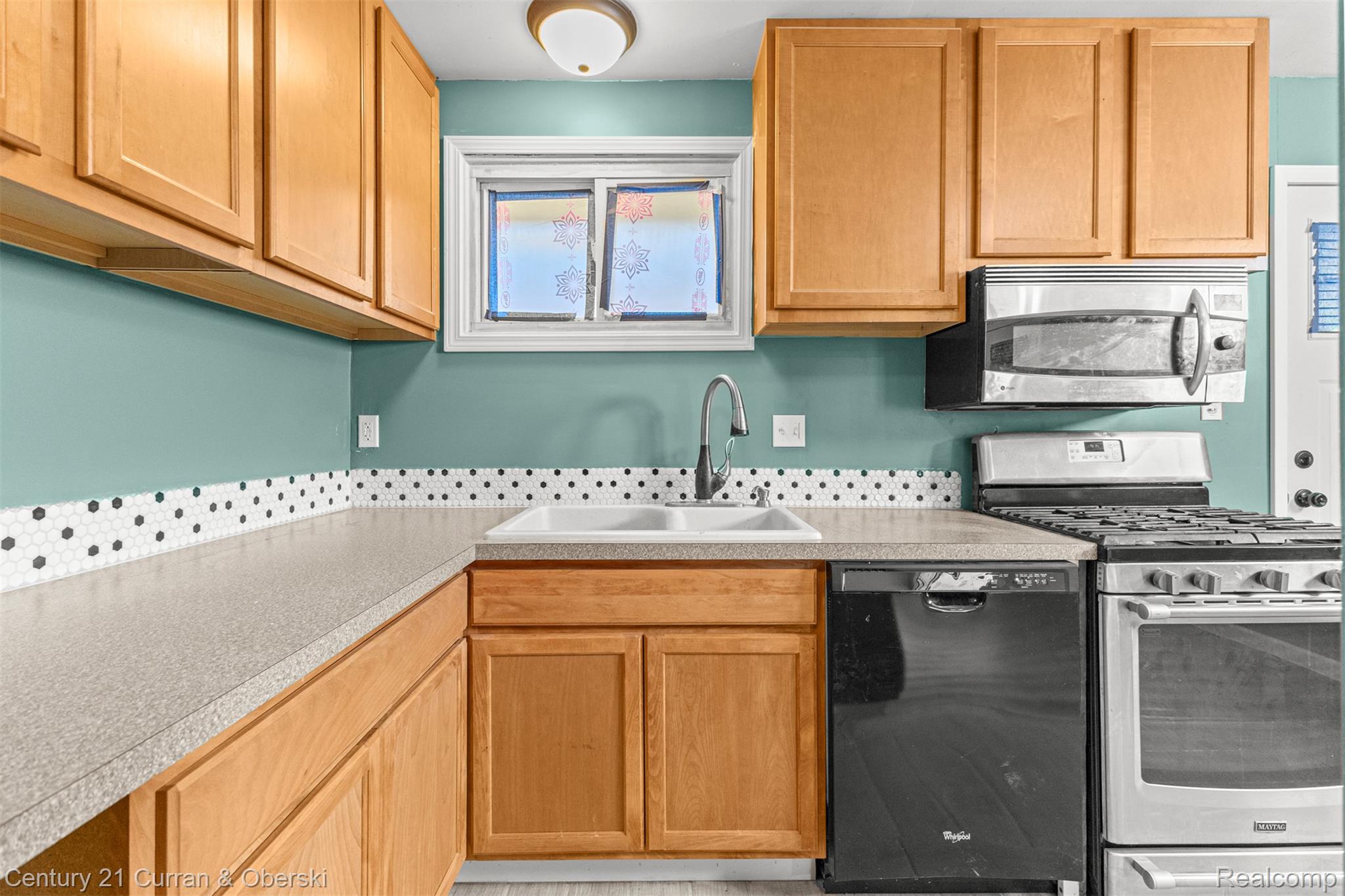 17295 Dora Street