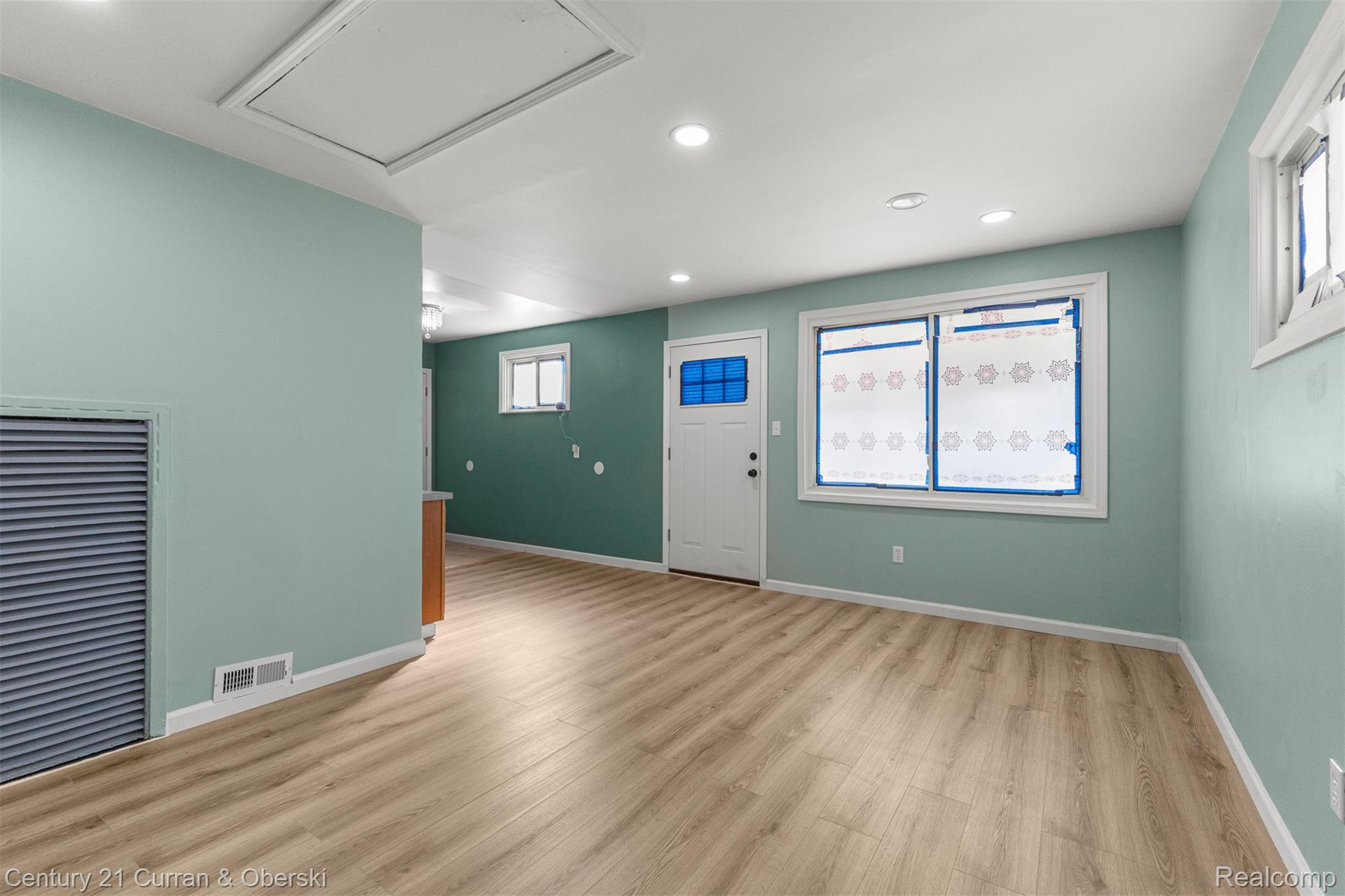 17295 Dora Street