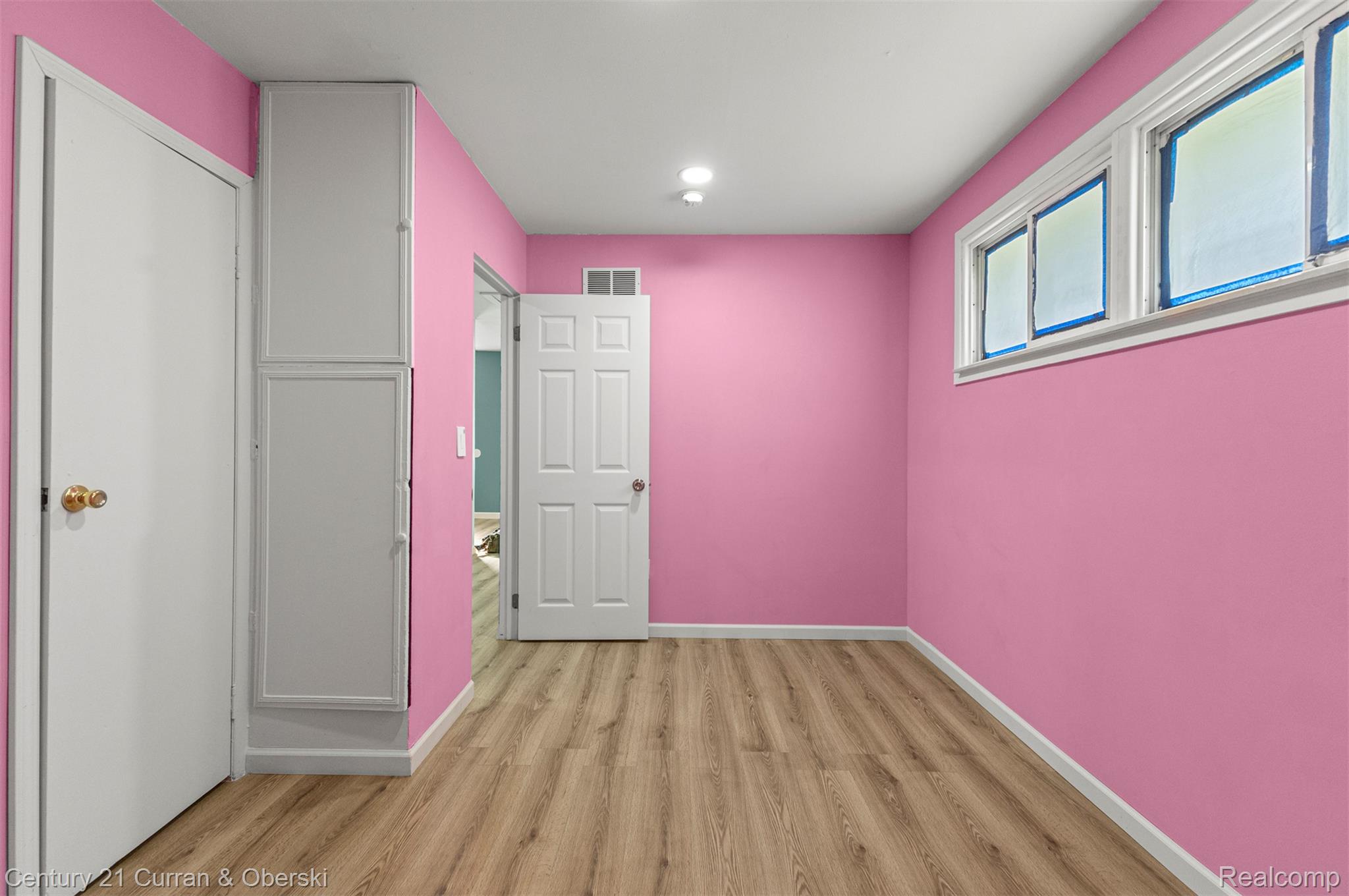 17295 Dora Street
