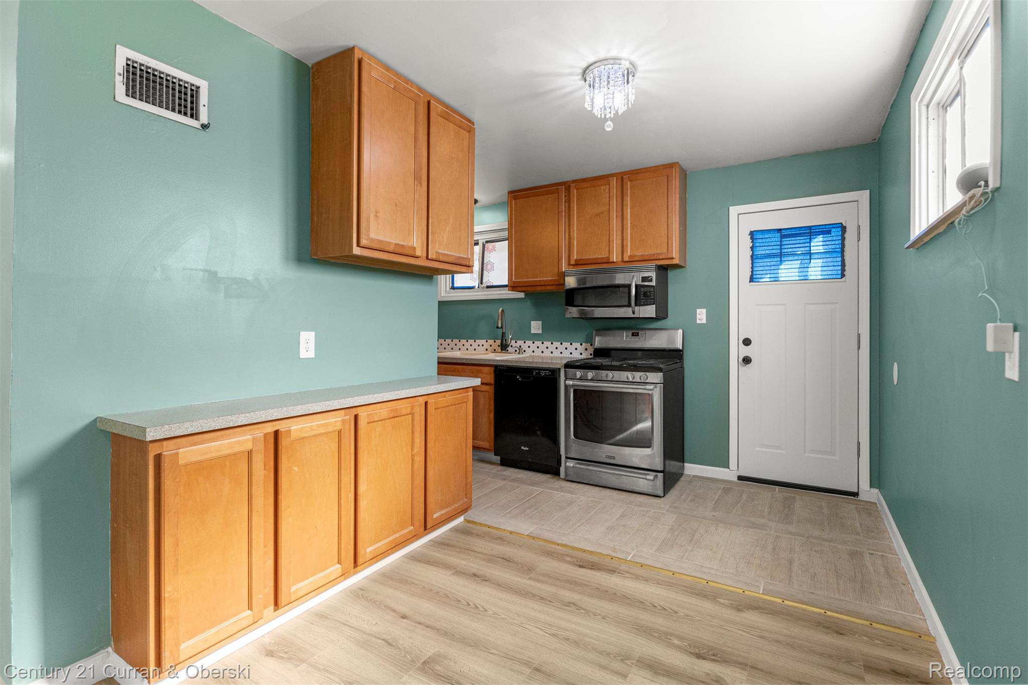 17295 Dora Street