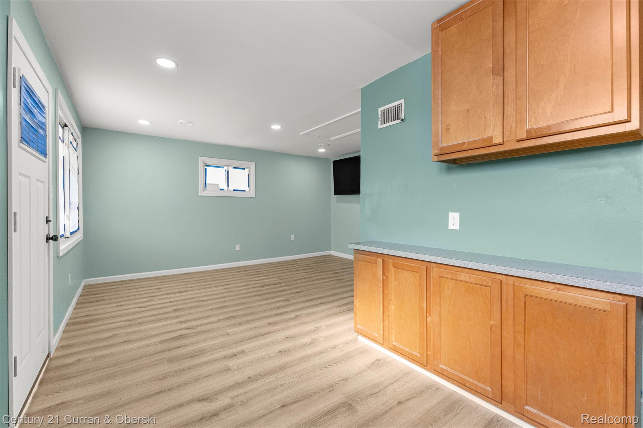 17295 Dora Street