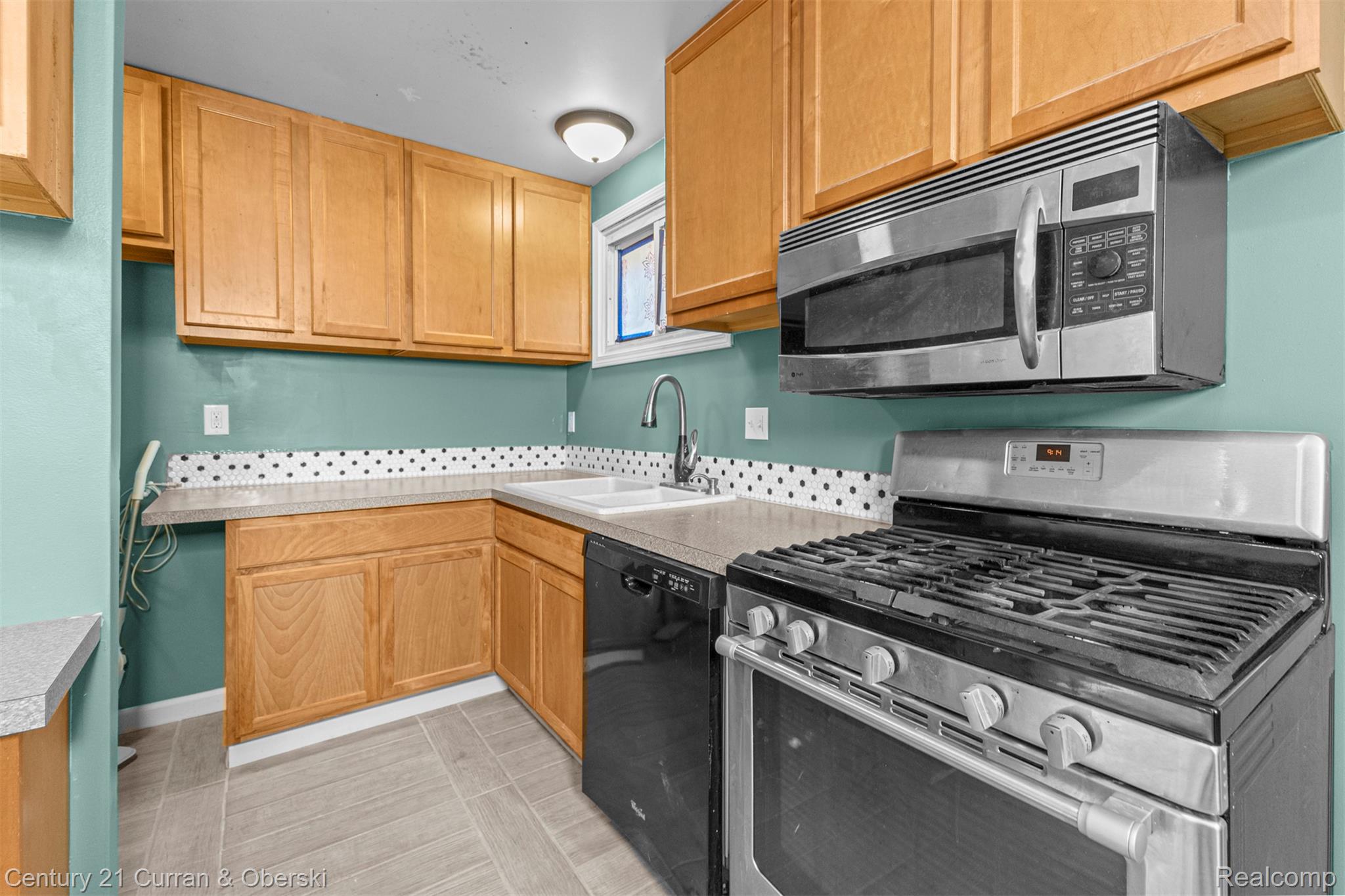 17295 Dora Street